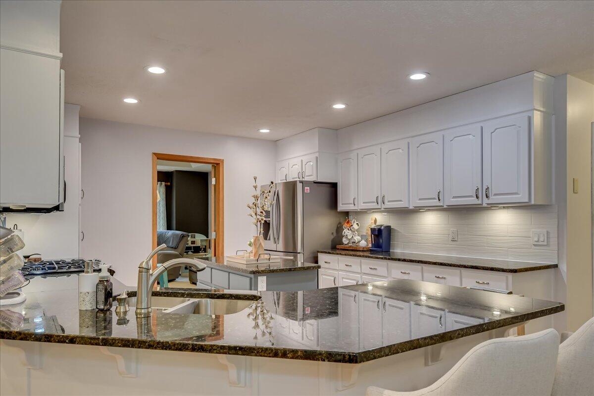 32 BUNGALOW Court