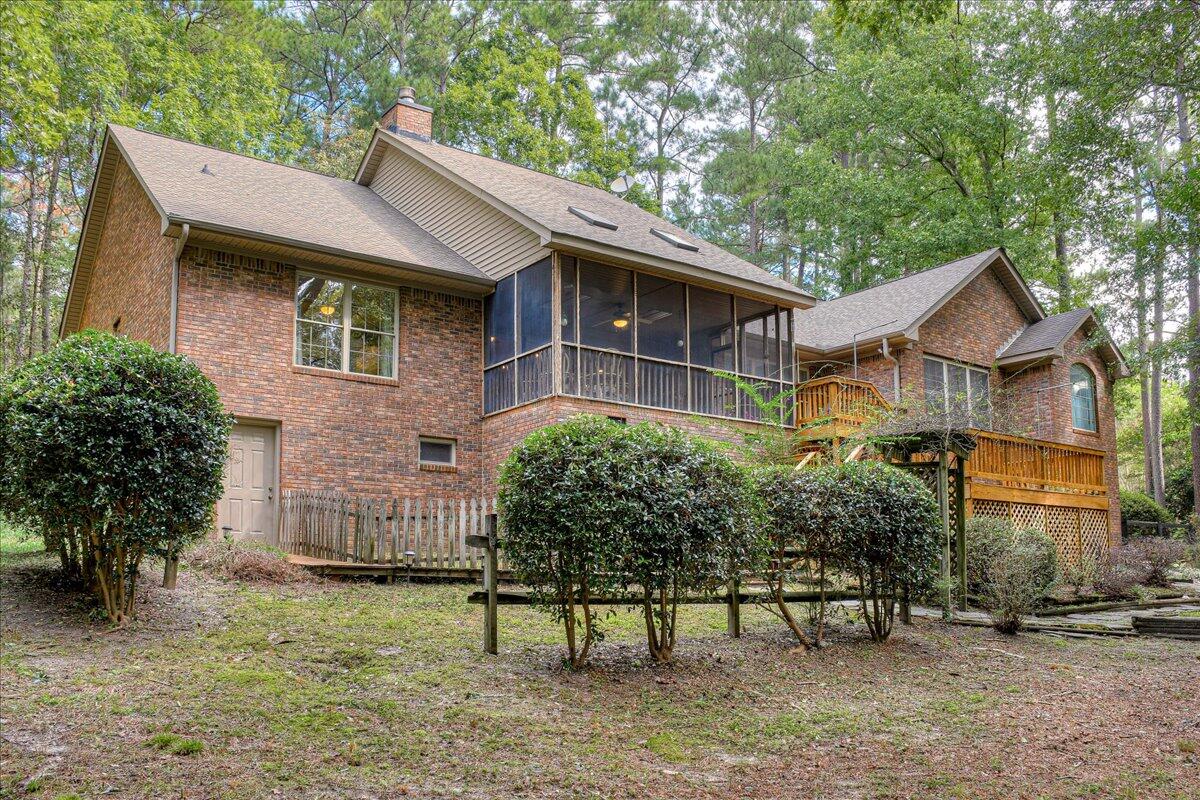 32 BUNGALOW Court