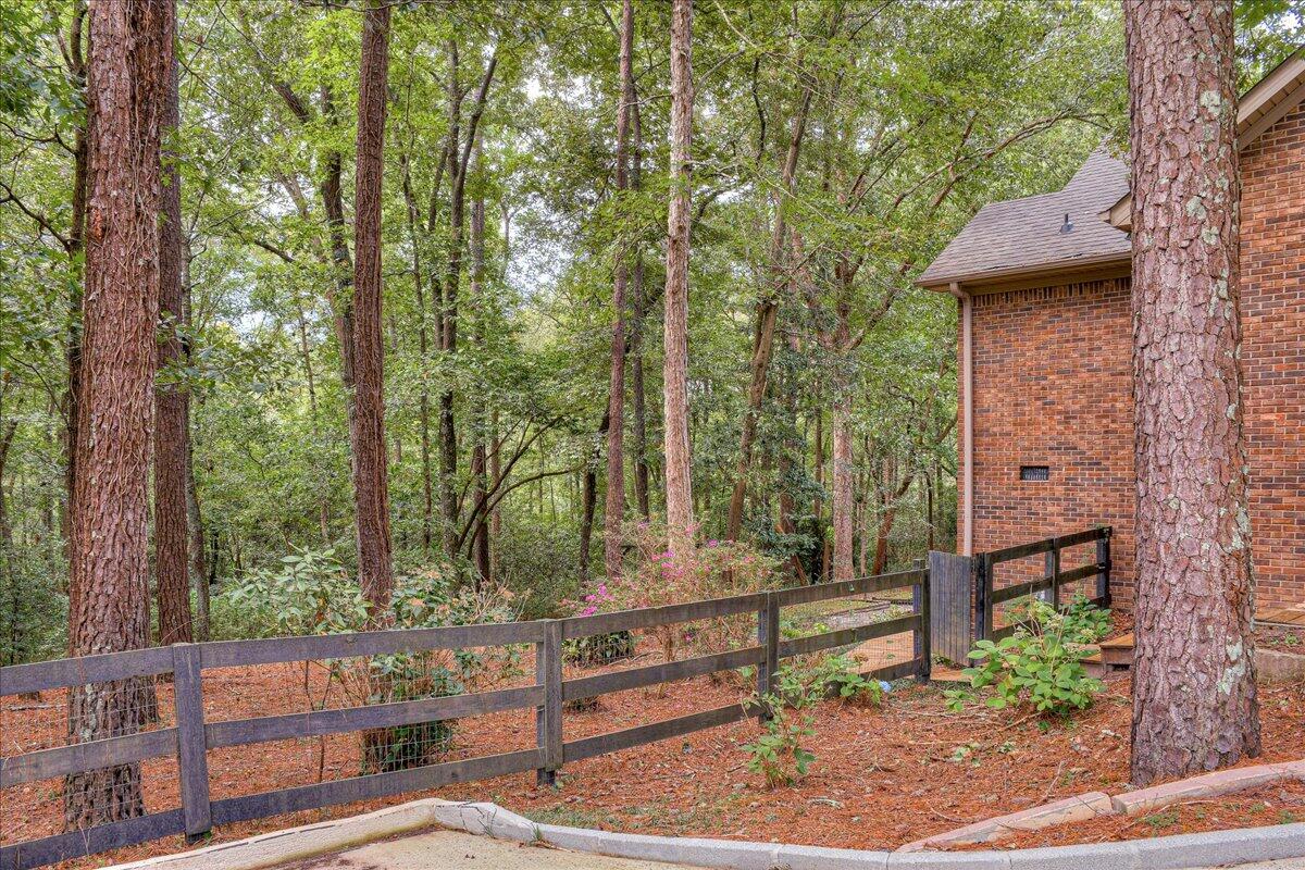32 BUNGALOW Court