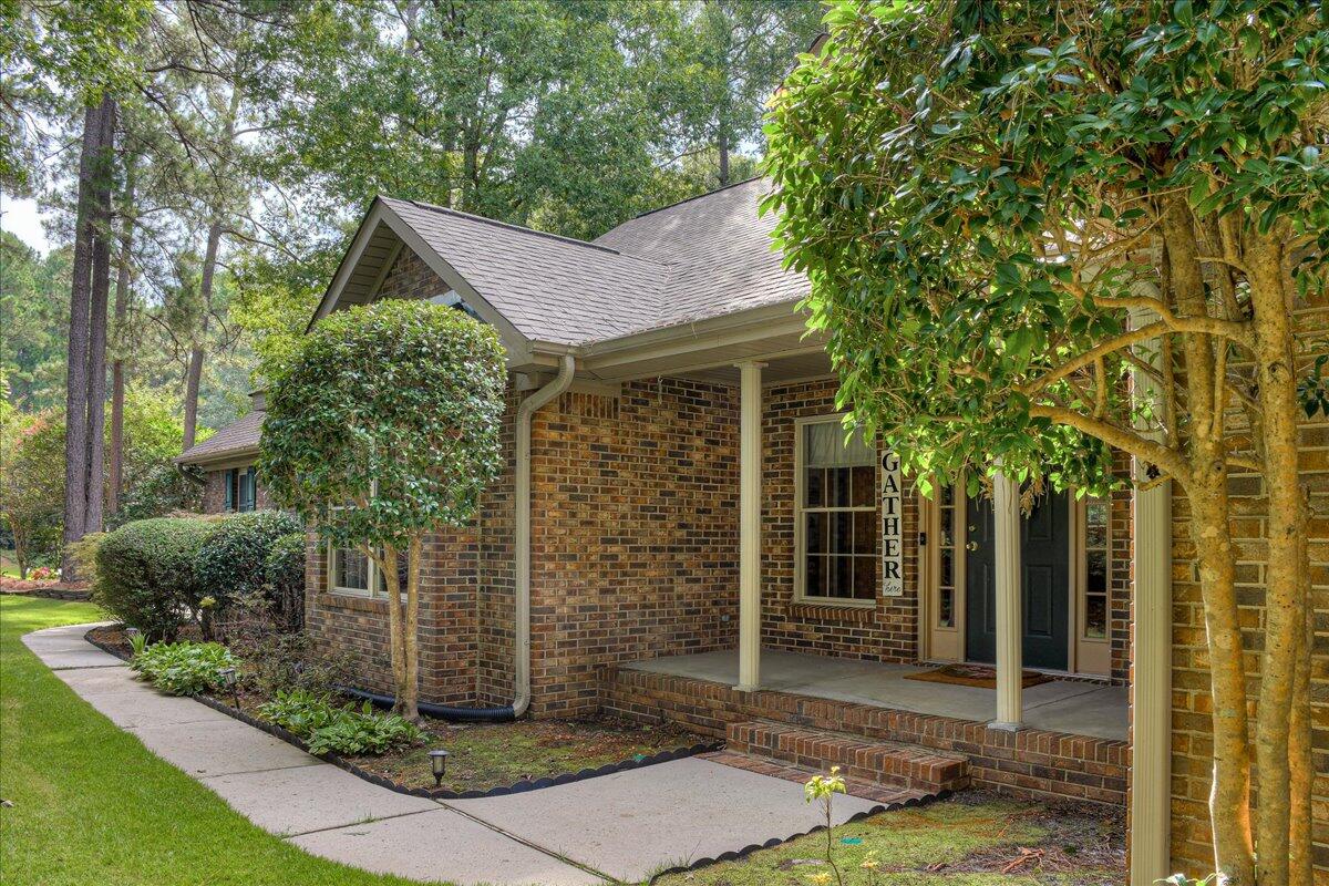 32 BUNGALOW Court