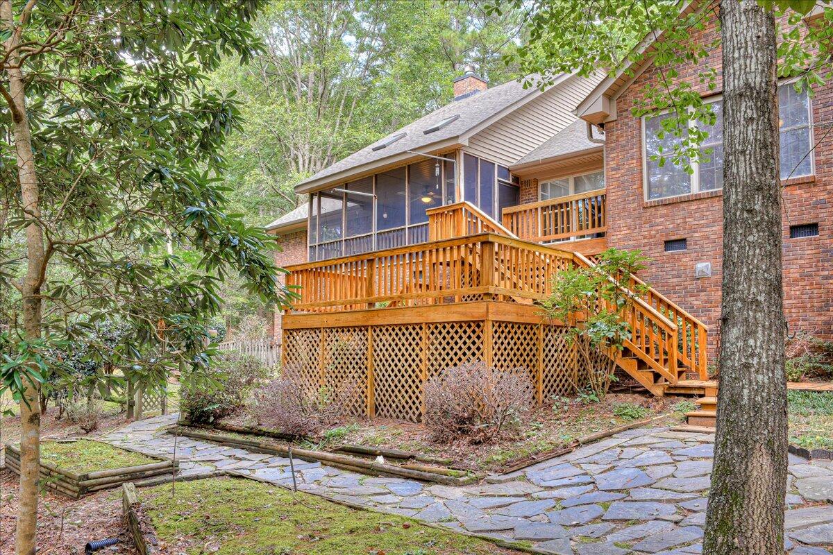 32 BUNGALOW Court