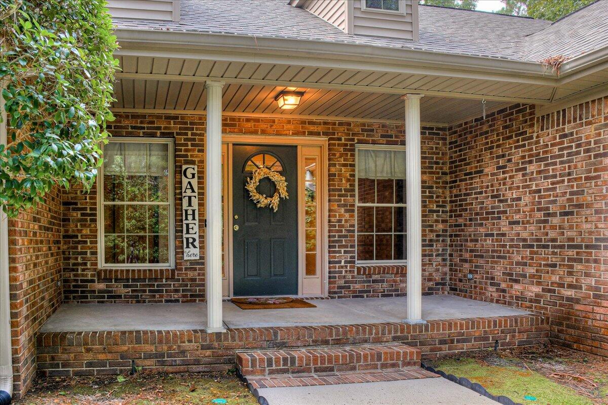 32 BUNGALOW Court