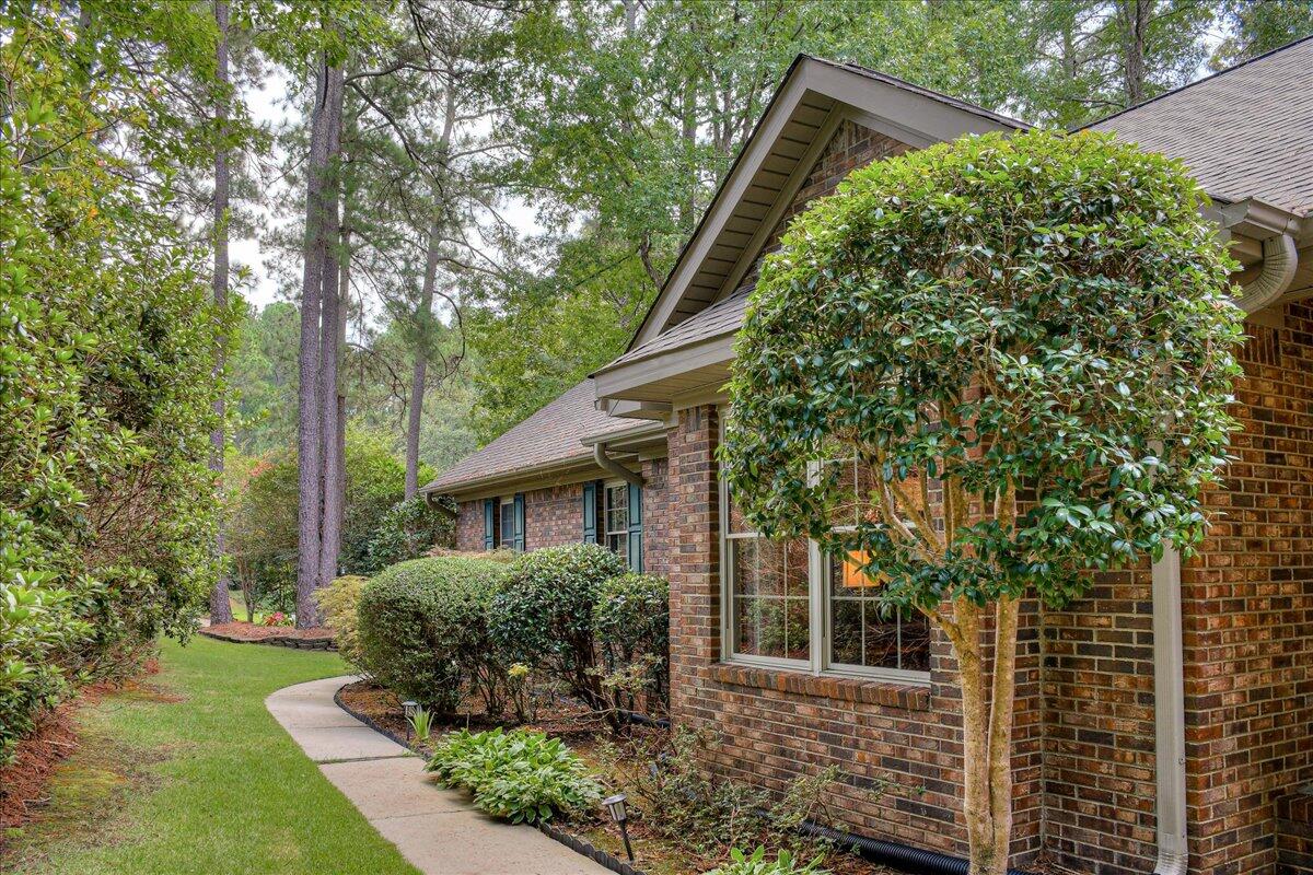 32 BUNGALOW Court
