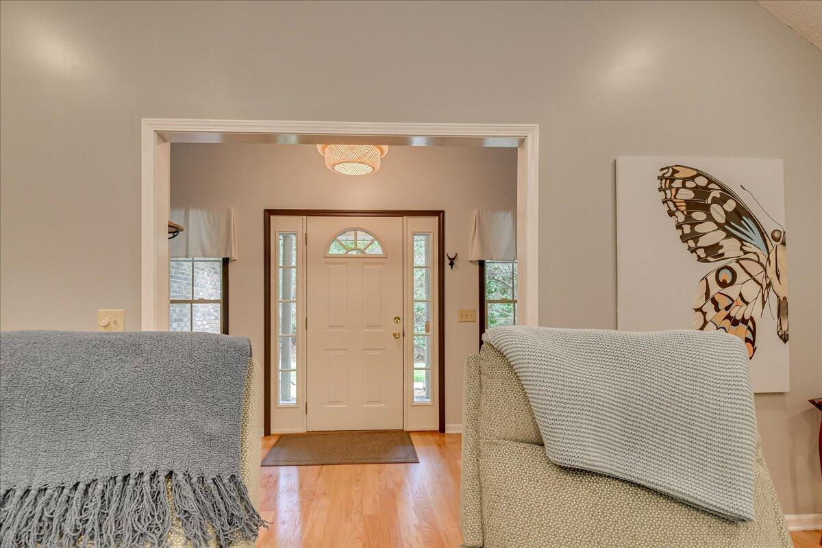 32 BUNGALOW Court