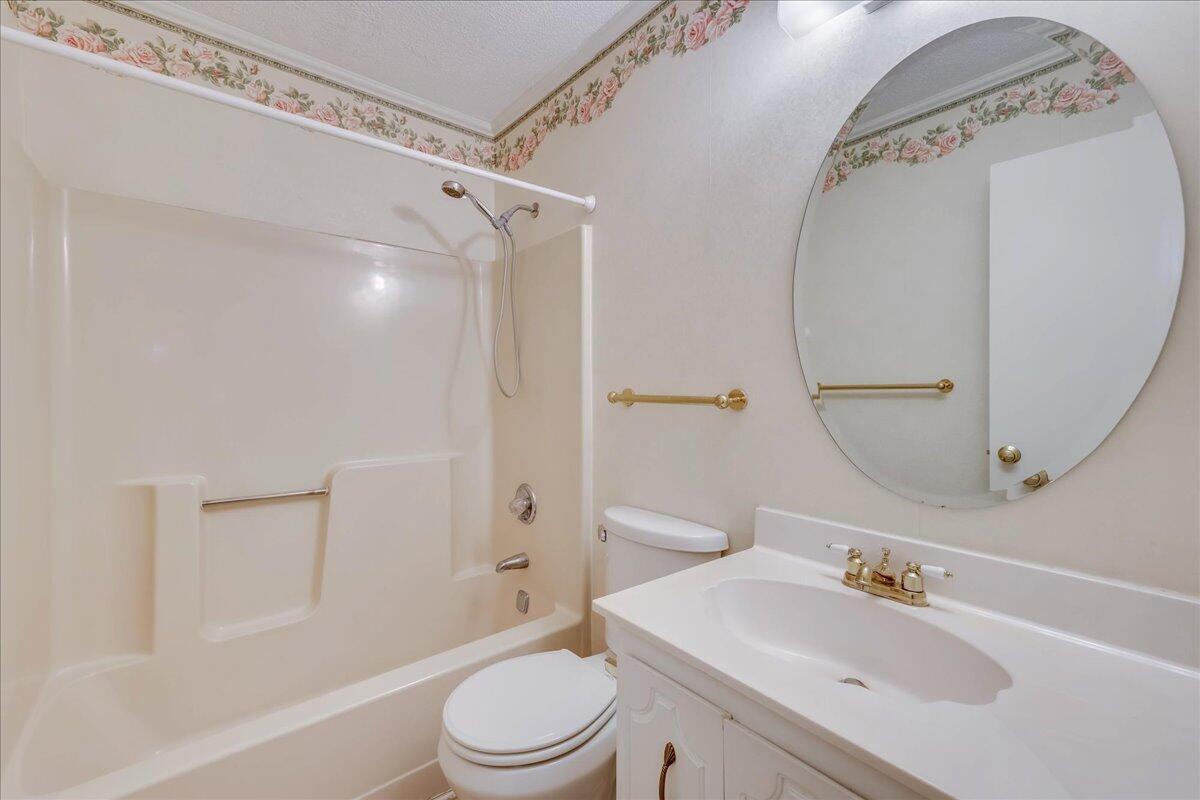 832 AUDUBON Circle