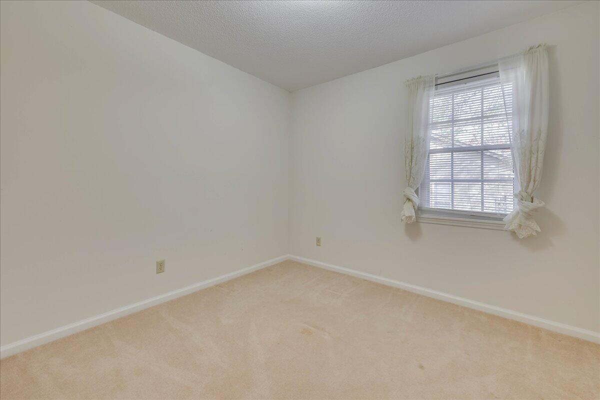 832 AUDUBON Circle