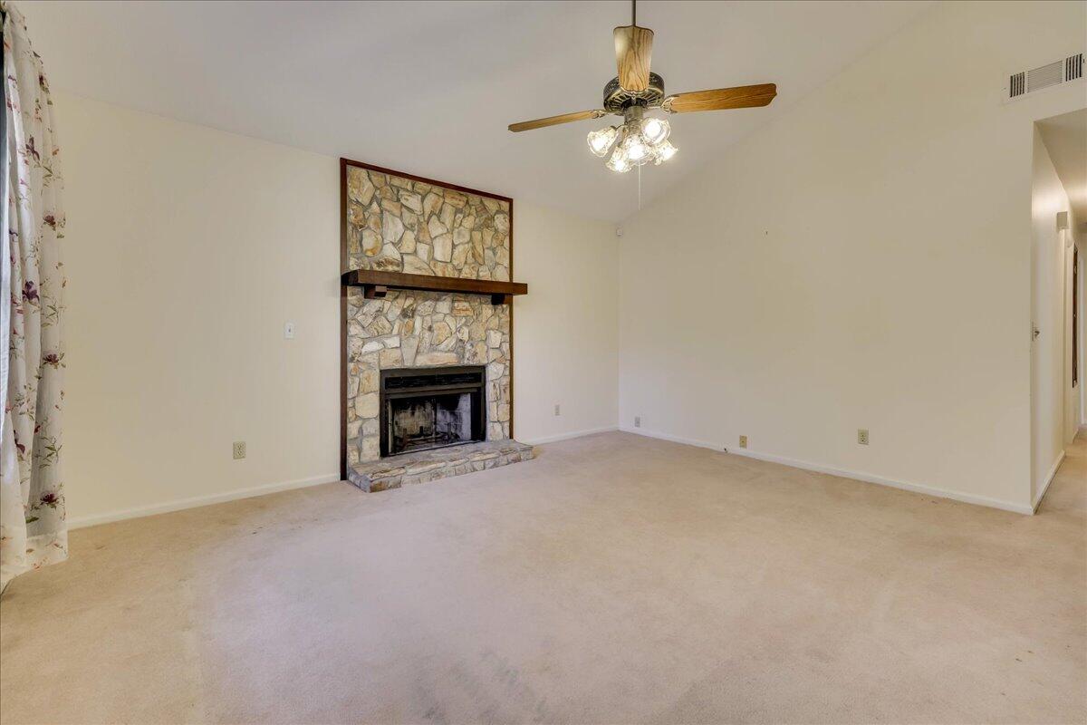 832 AUDUBON Circle