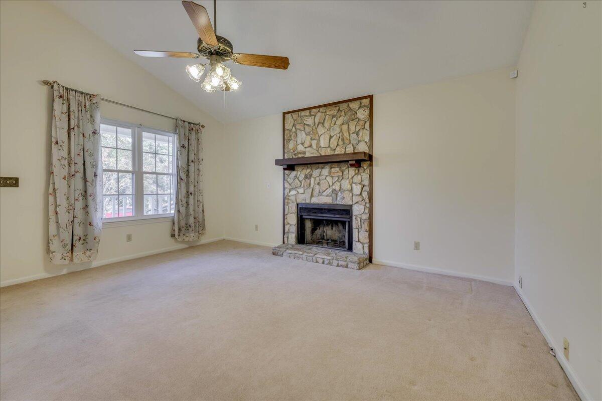 832 AUDUBON Circle