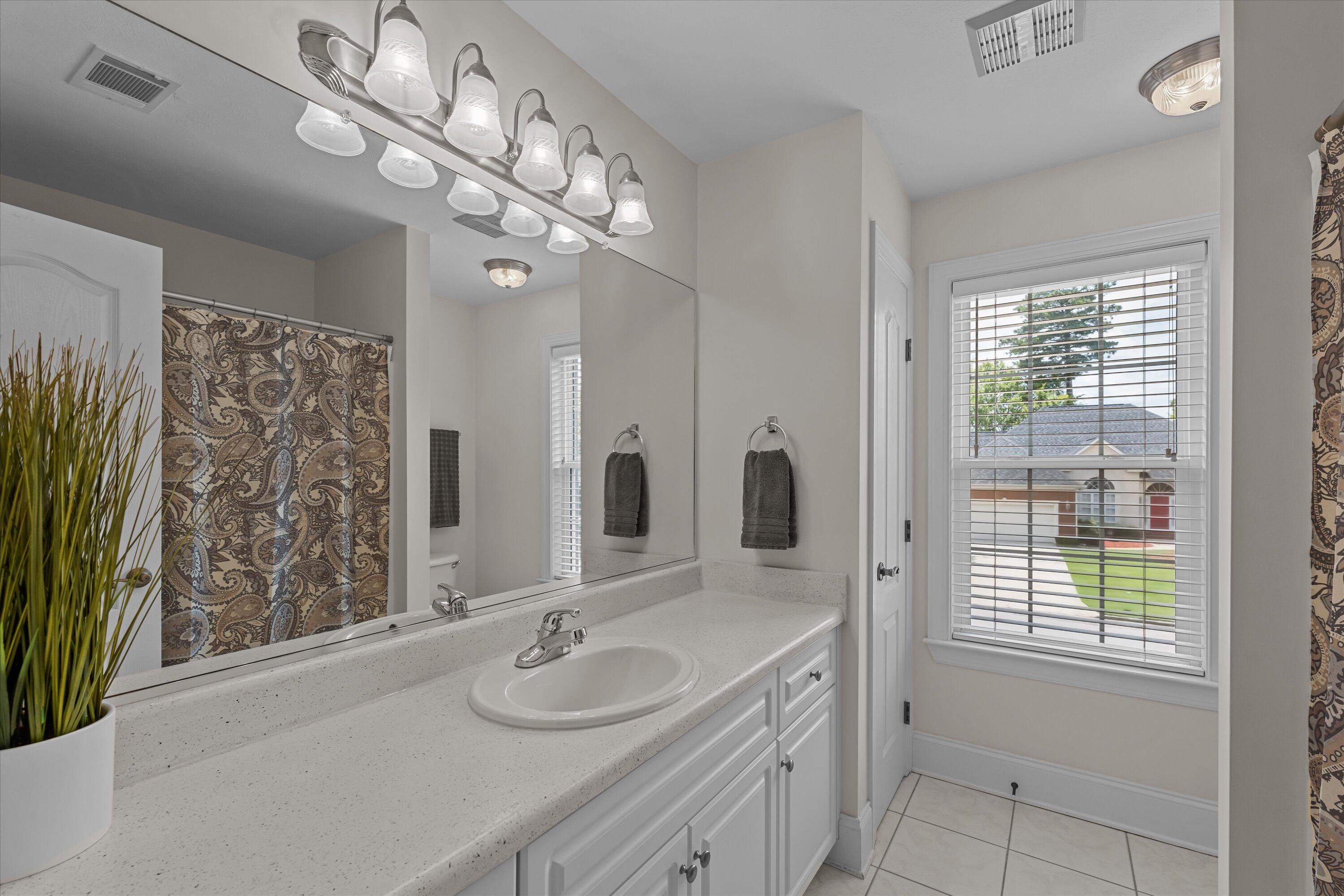 1245 HARDY POINTE Drive