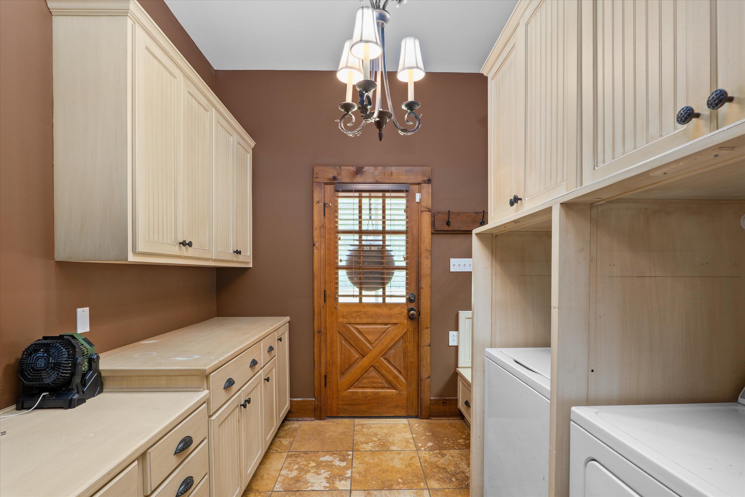 7601 WINFIELD HILLS Road