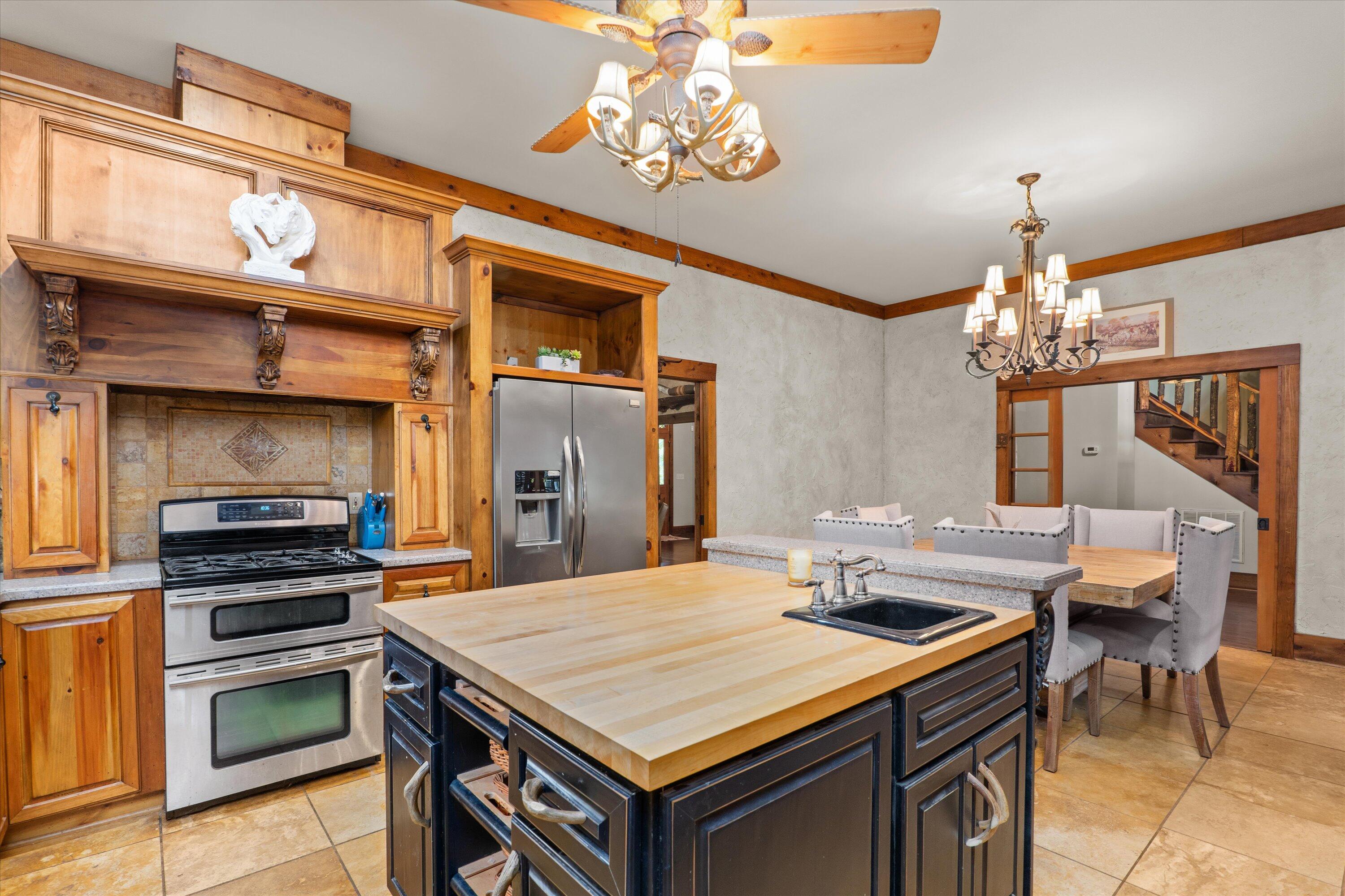 7601 WINFIELD HILLS Road