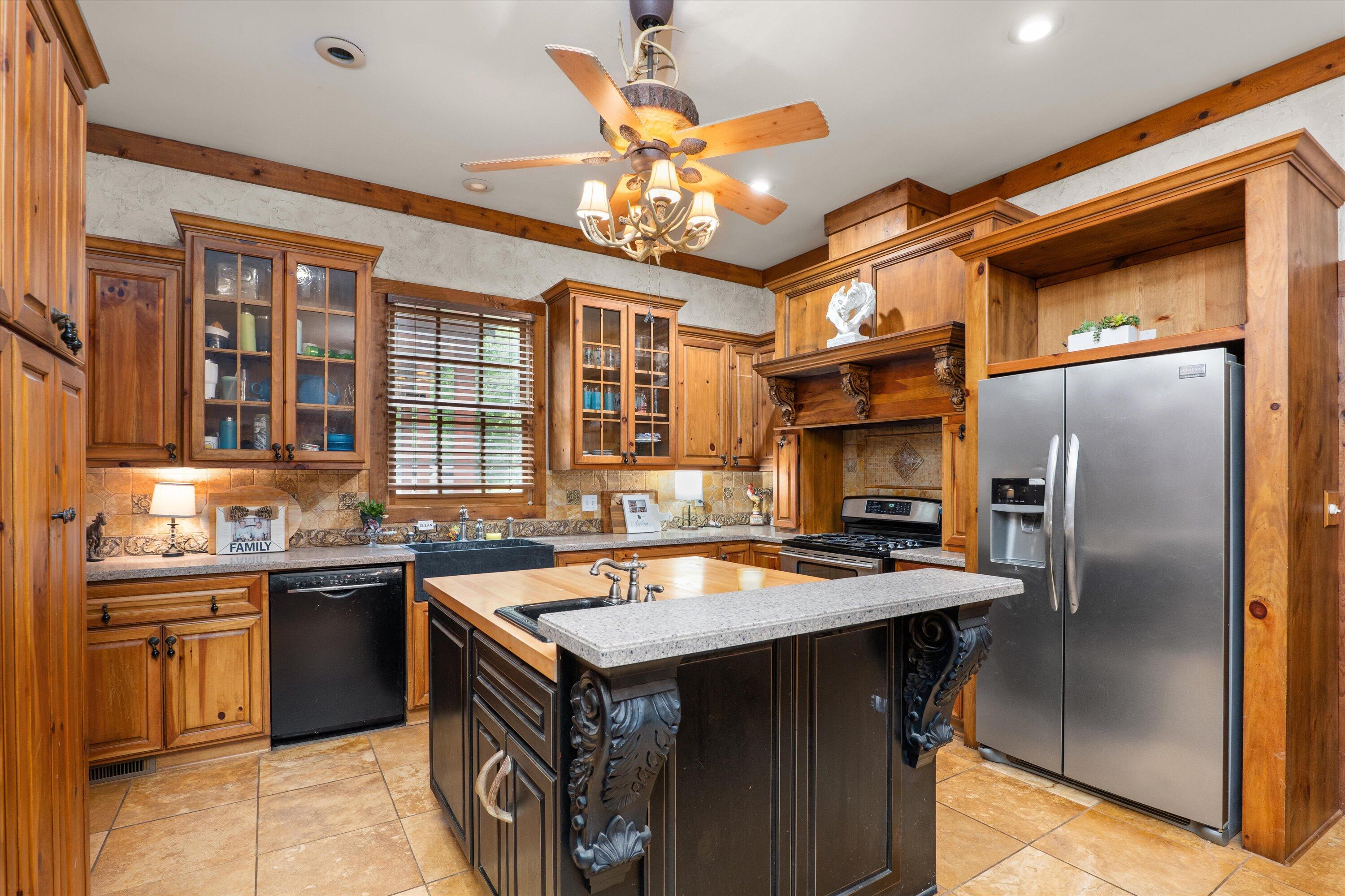 7601 WINFIELD HILLS Road