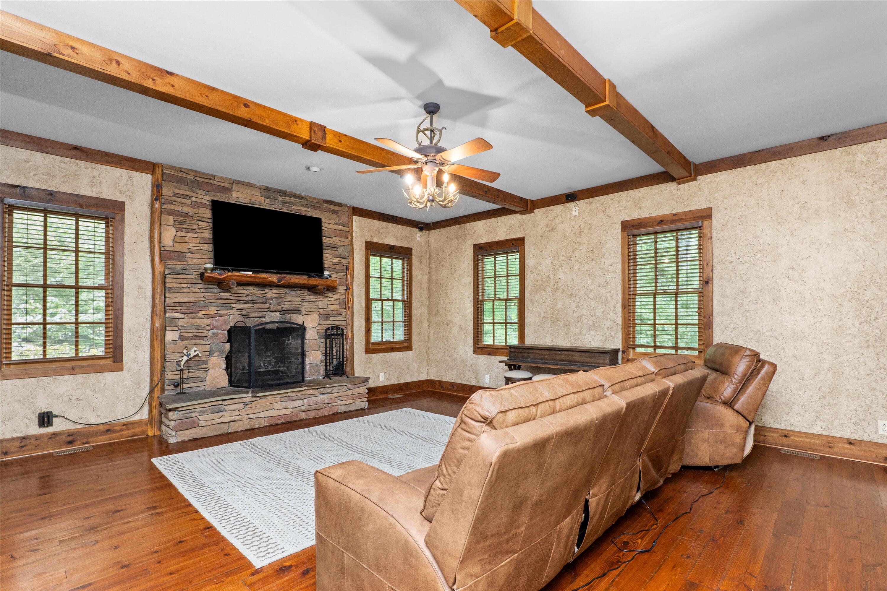 7601 WINFIELD HILLS Road