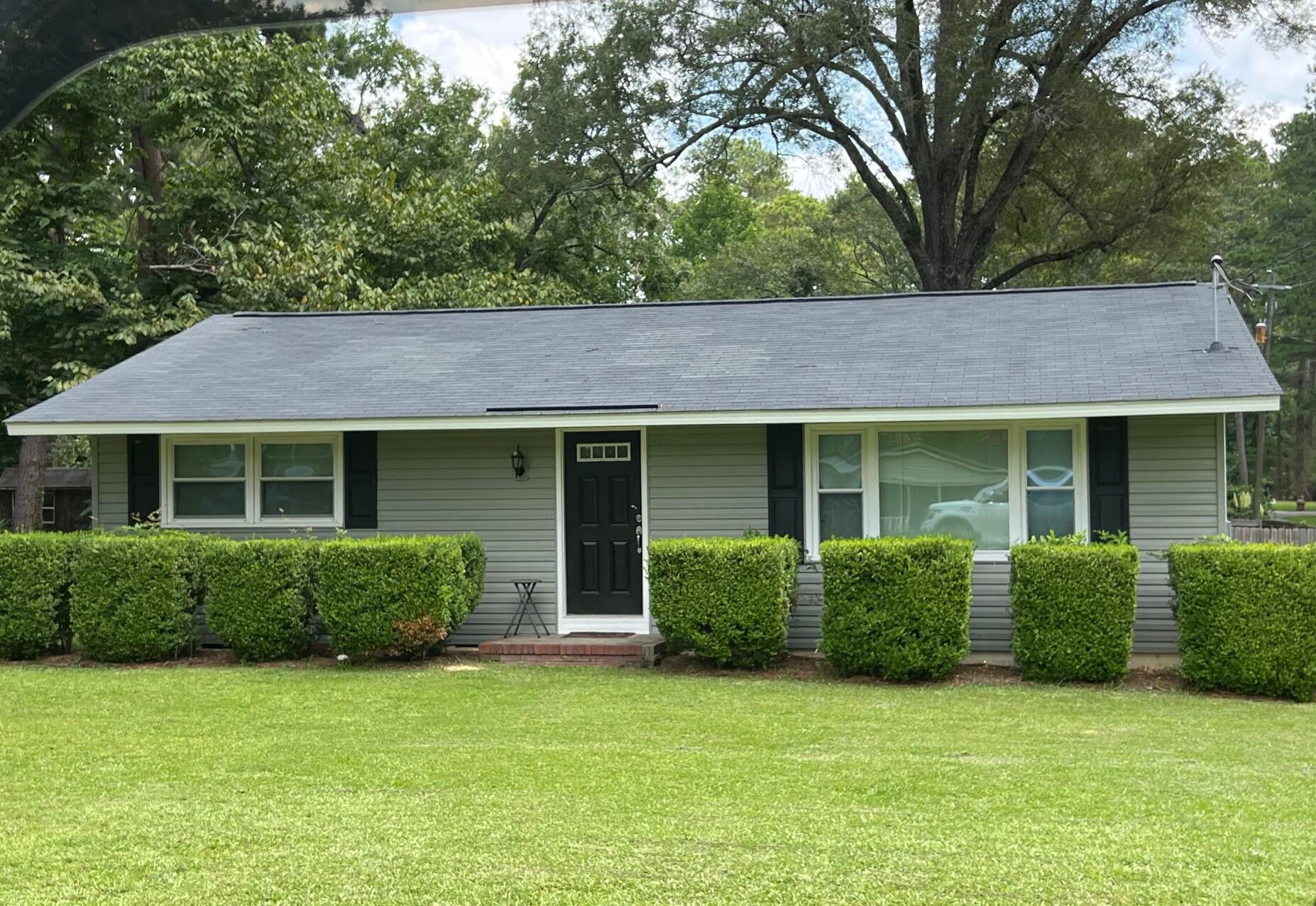 720 HILLCREST Drive