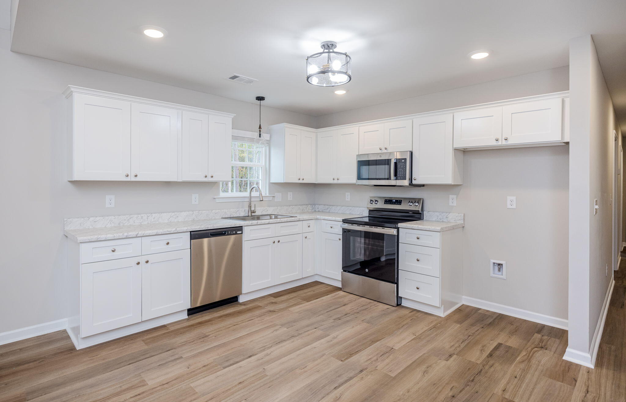 512 LAKEWOOD Drive