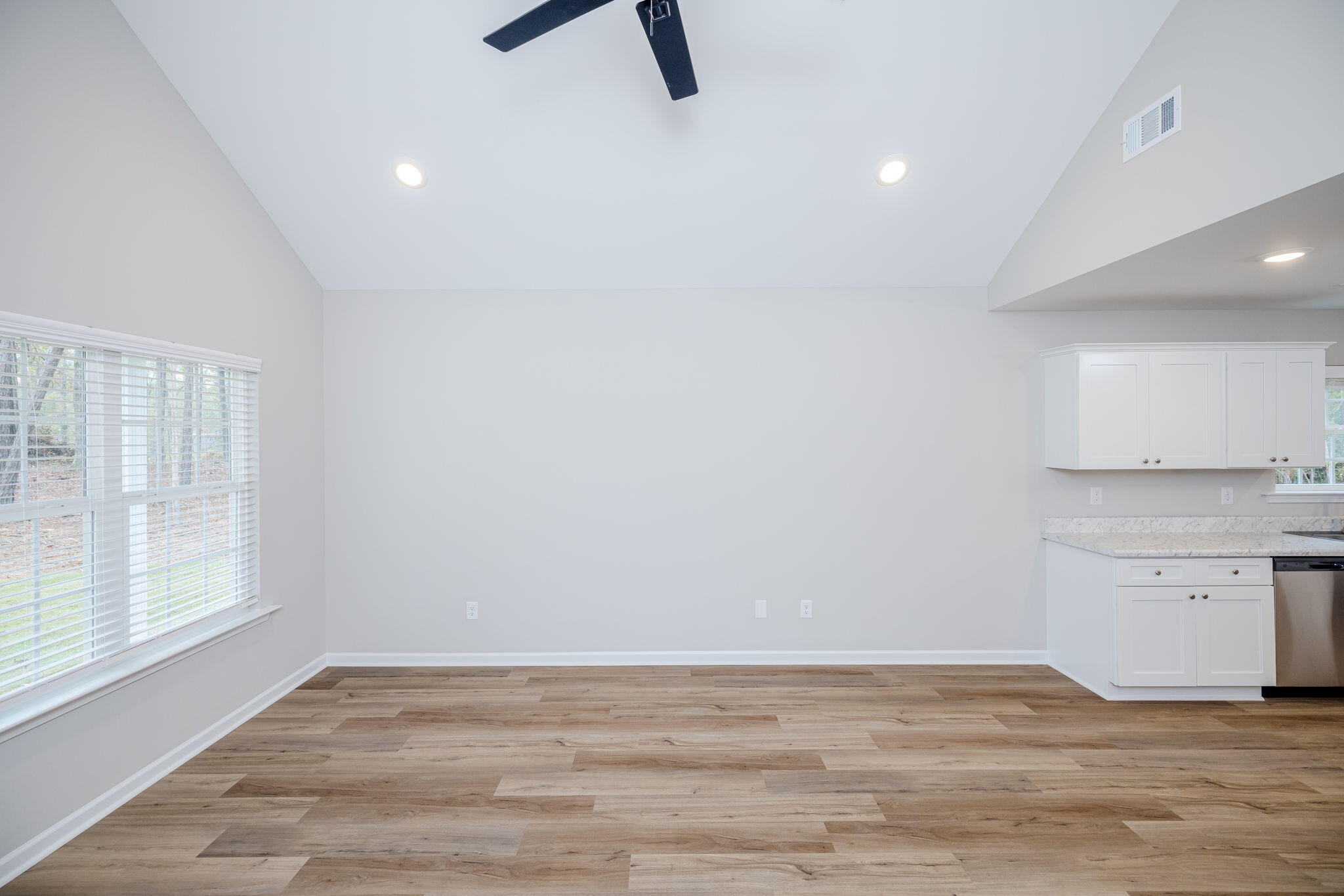 512 LAKEWOOD Drive