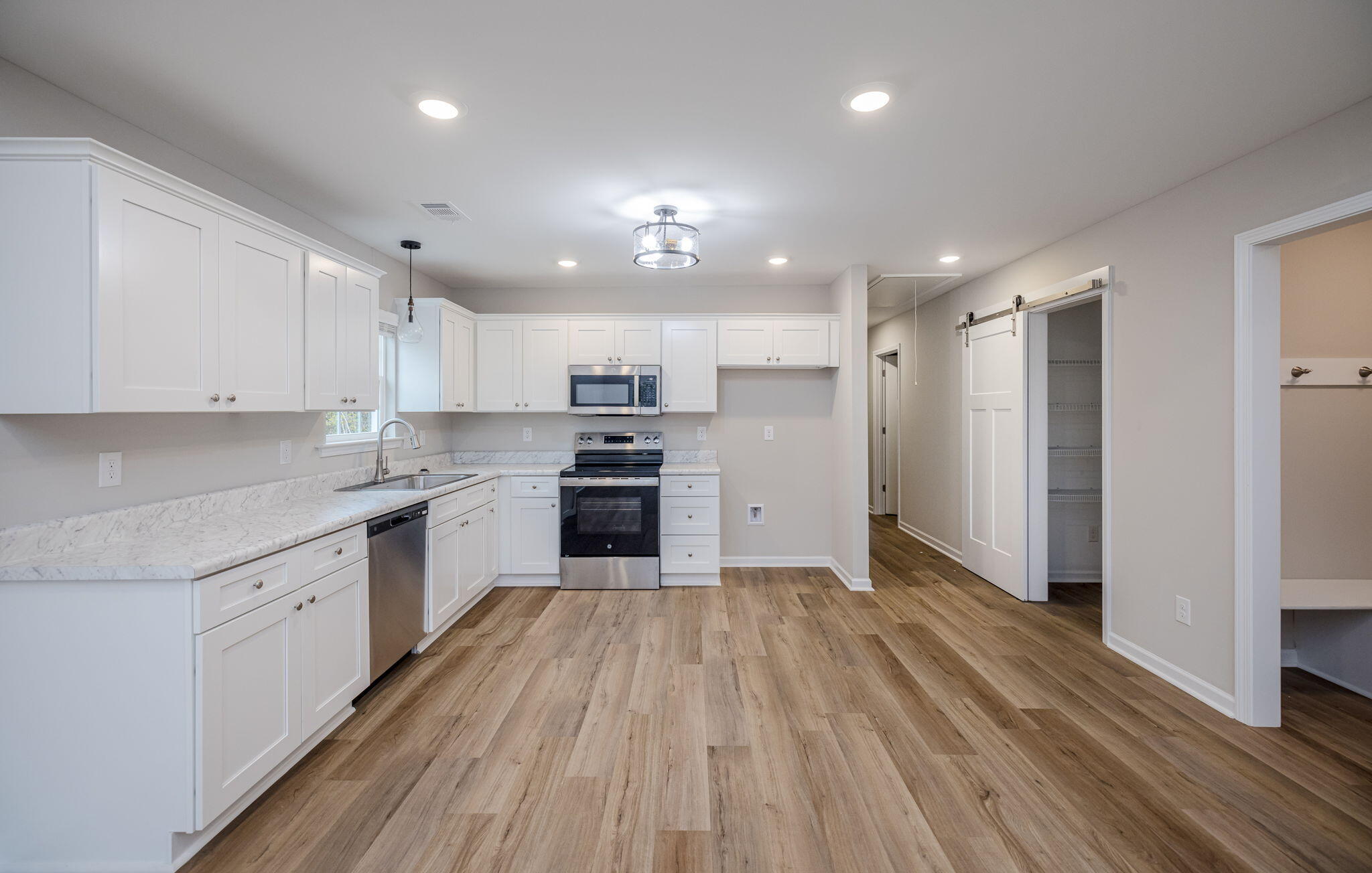 512 LAKEWOOD Drive