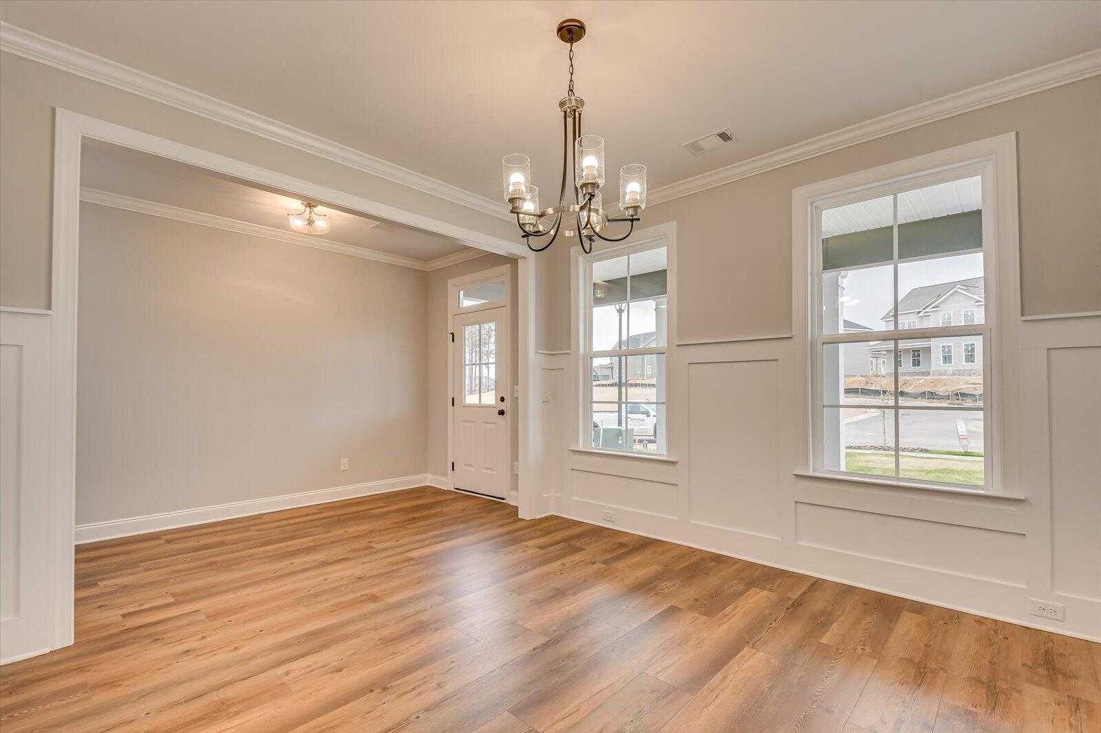 910 WALKER POINT DR Drive