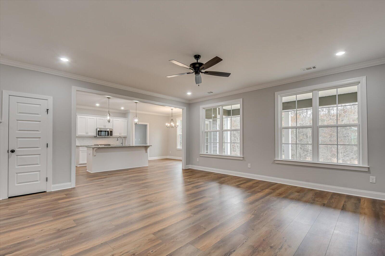 910 WALKER POINT DR Drive