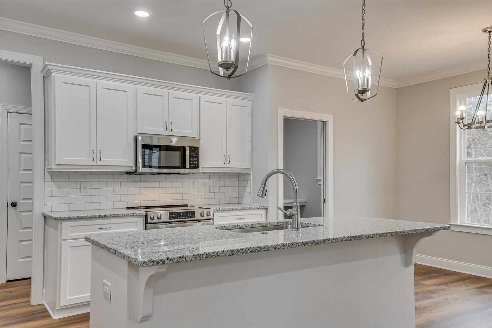 910 WALKER POINT DR Drive