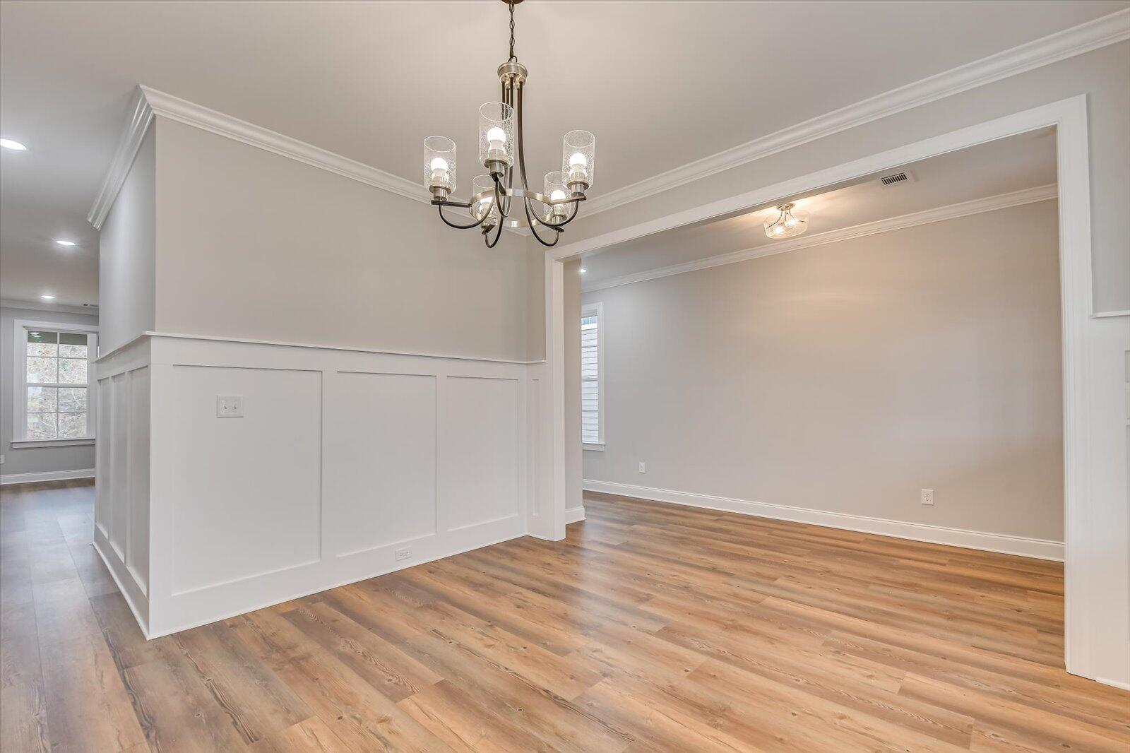 910 WALKER POINT DR Drive