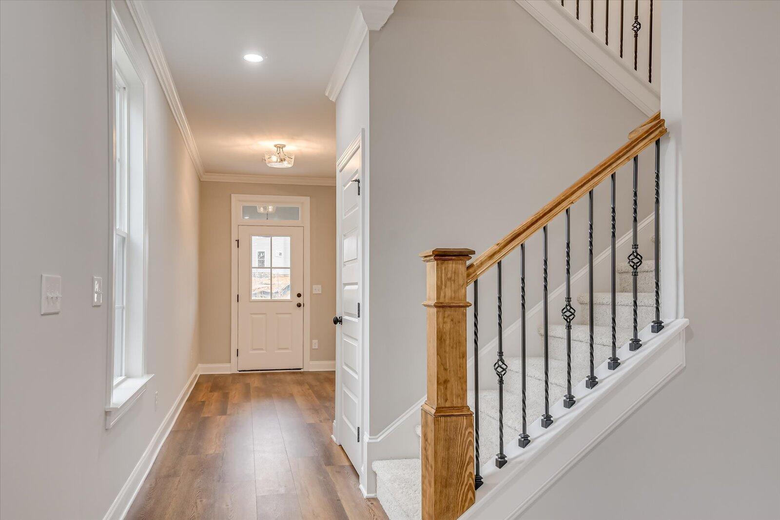 910 WALKER POINT DR Drive