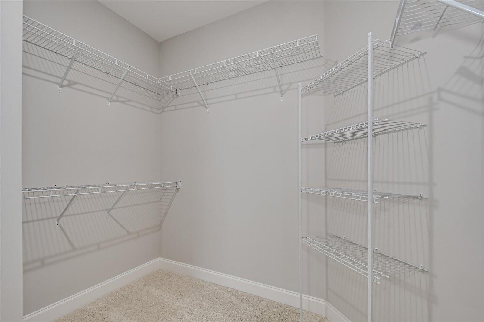 910 WALKER POINT DR Drive