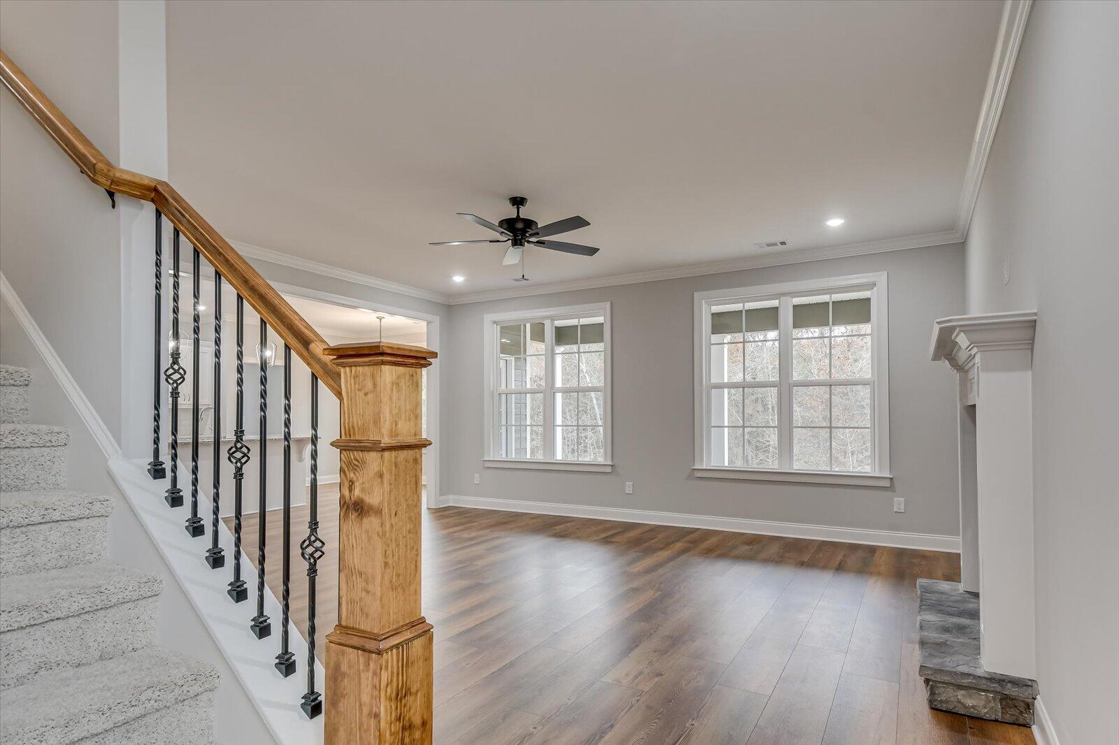 910 WALKER POINT DR Drive