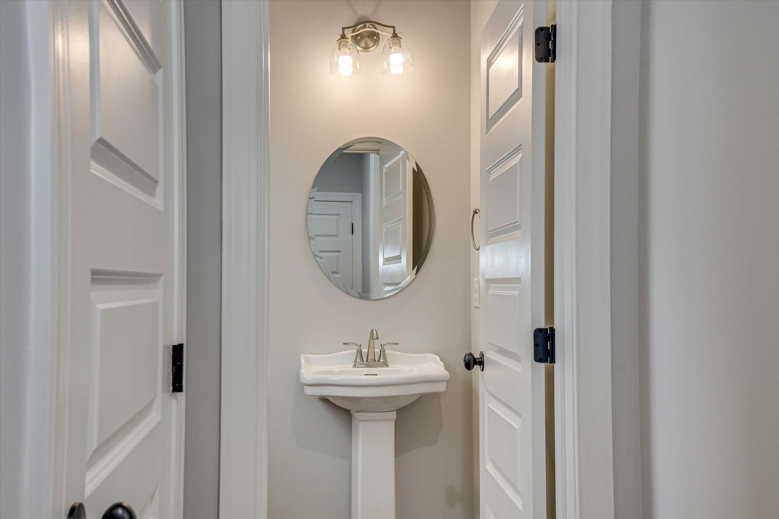 910 WALKER POINT DR Drive