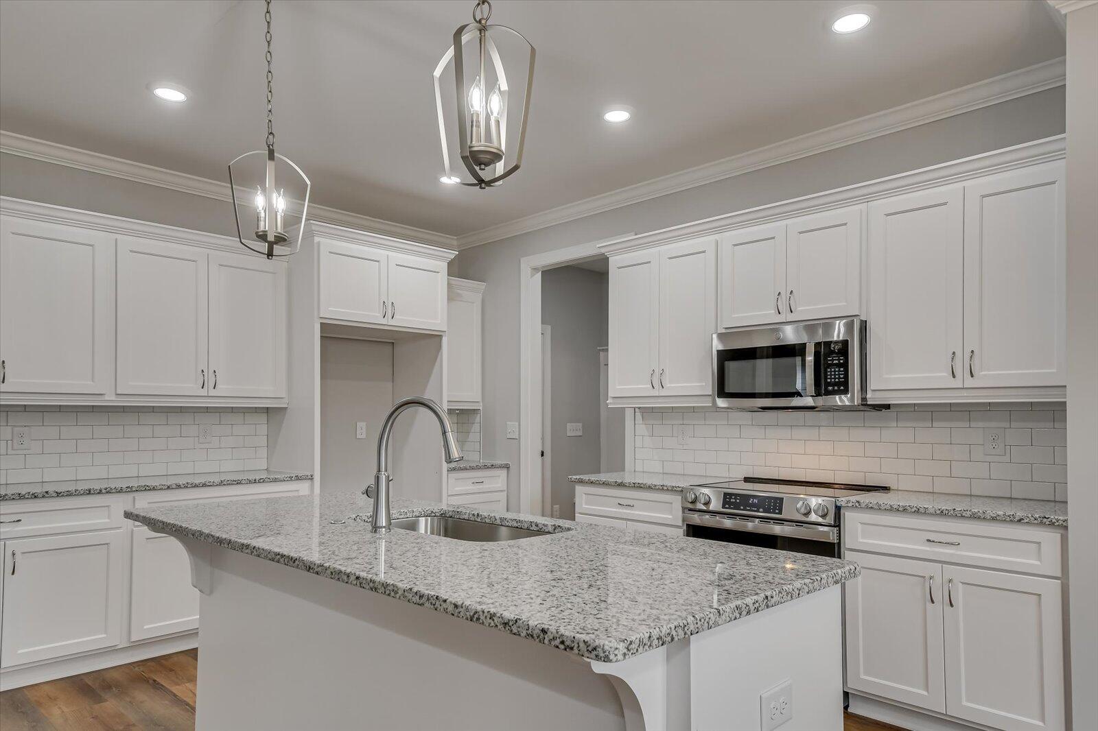 910 WALKER POINT DR Drive