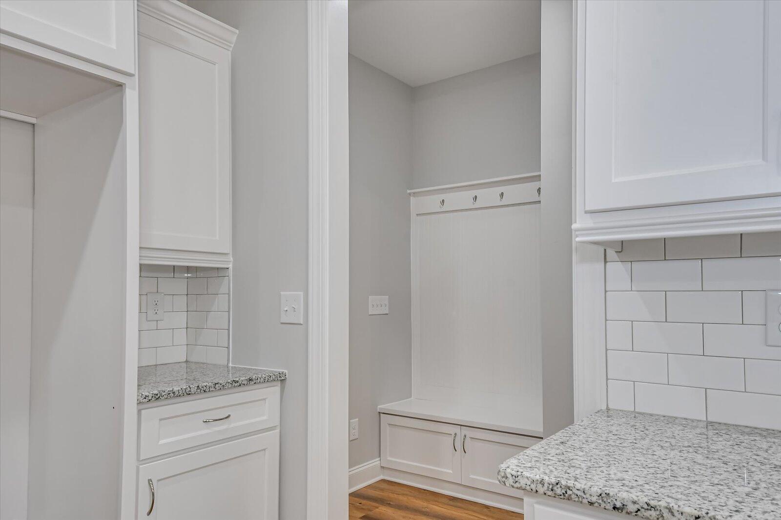 910 WALKER POINT DR Drive