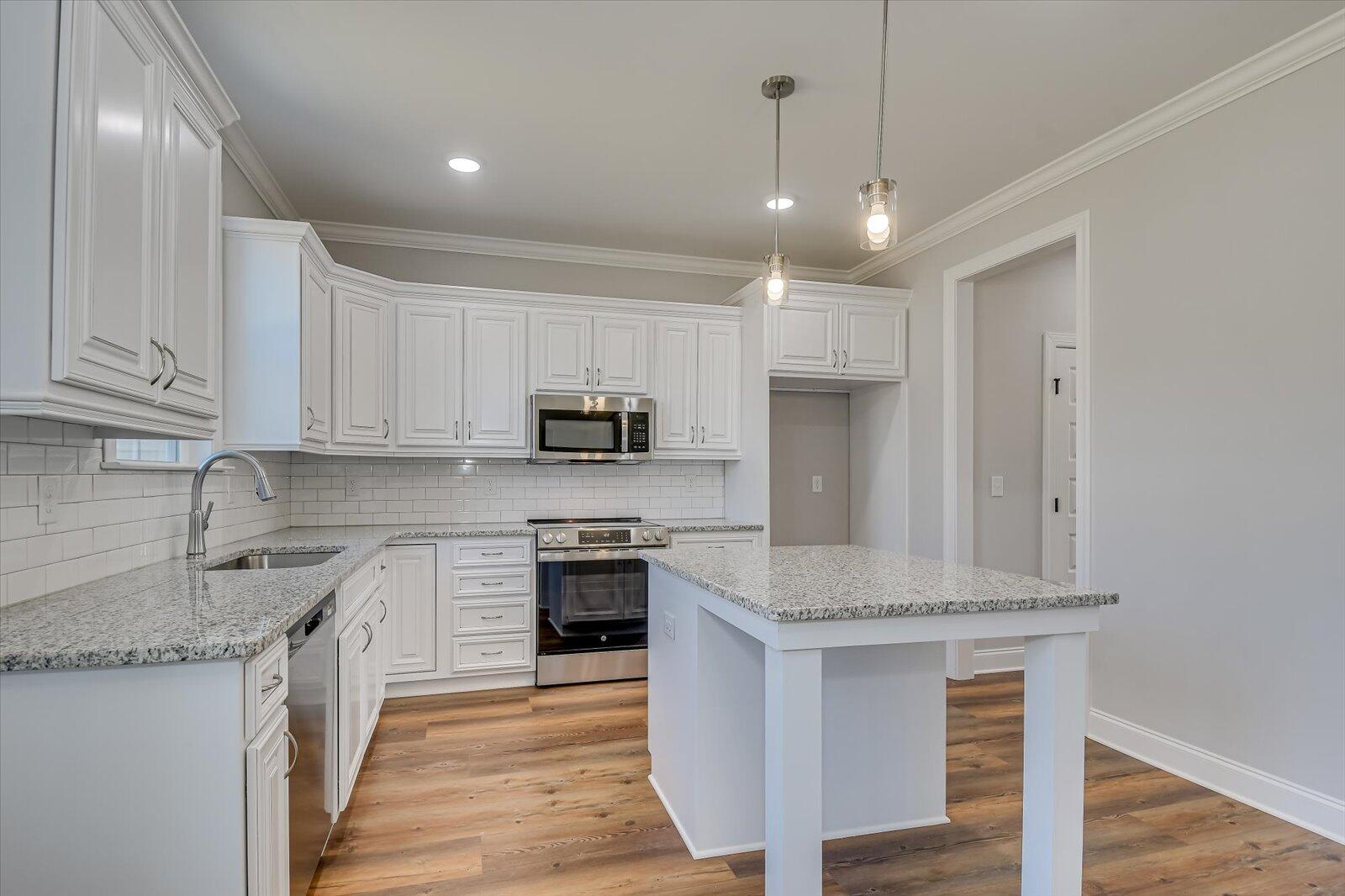 914 WALKER PT Drive