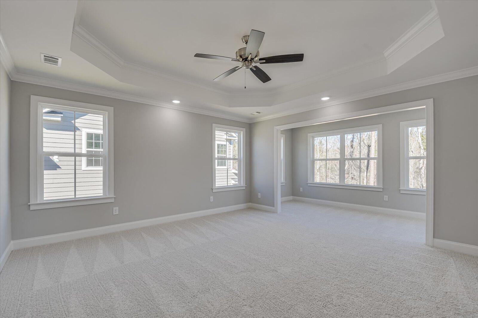 914 WALKER PT Drive