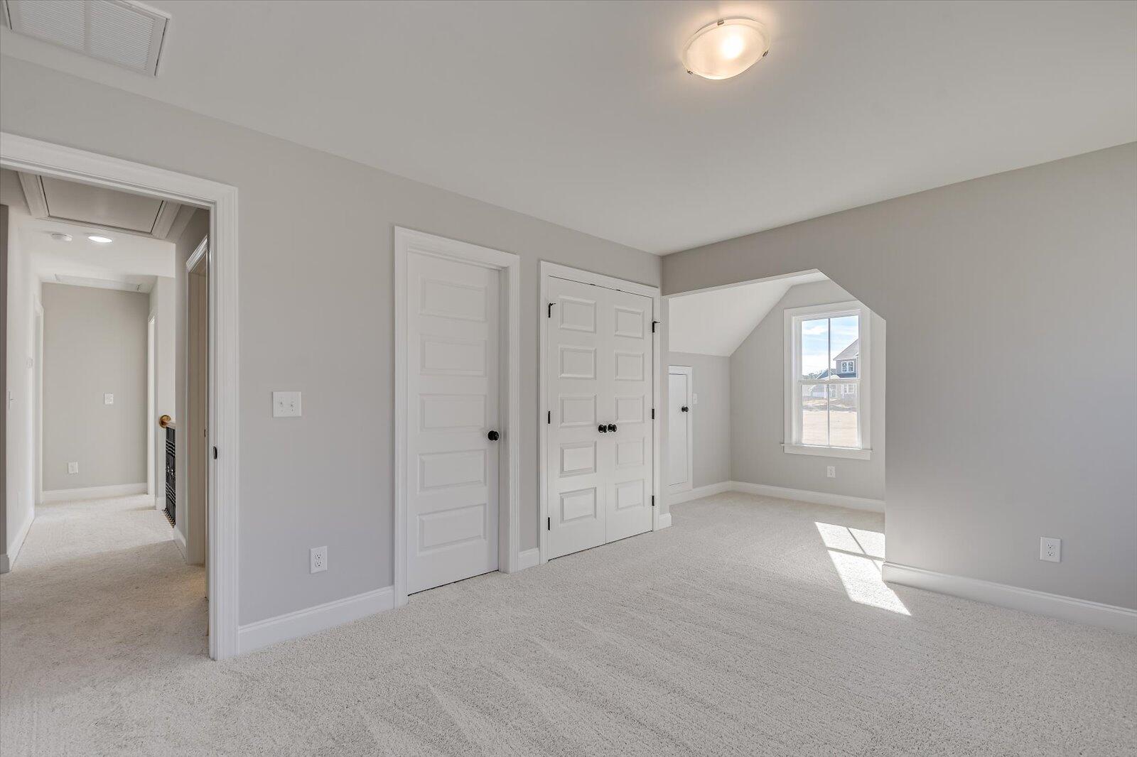 914 WALKER PT Drive