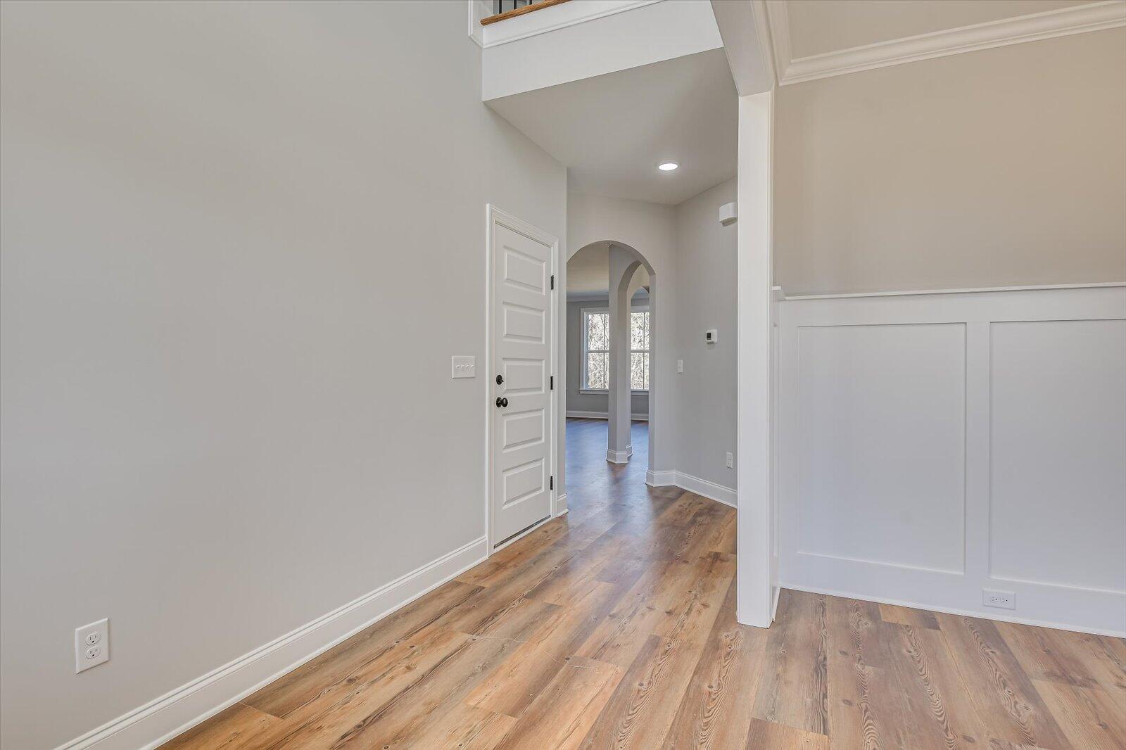914 WALKER PT Drive