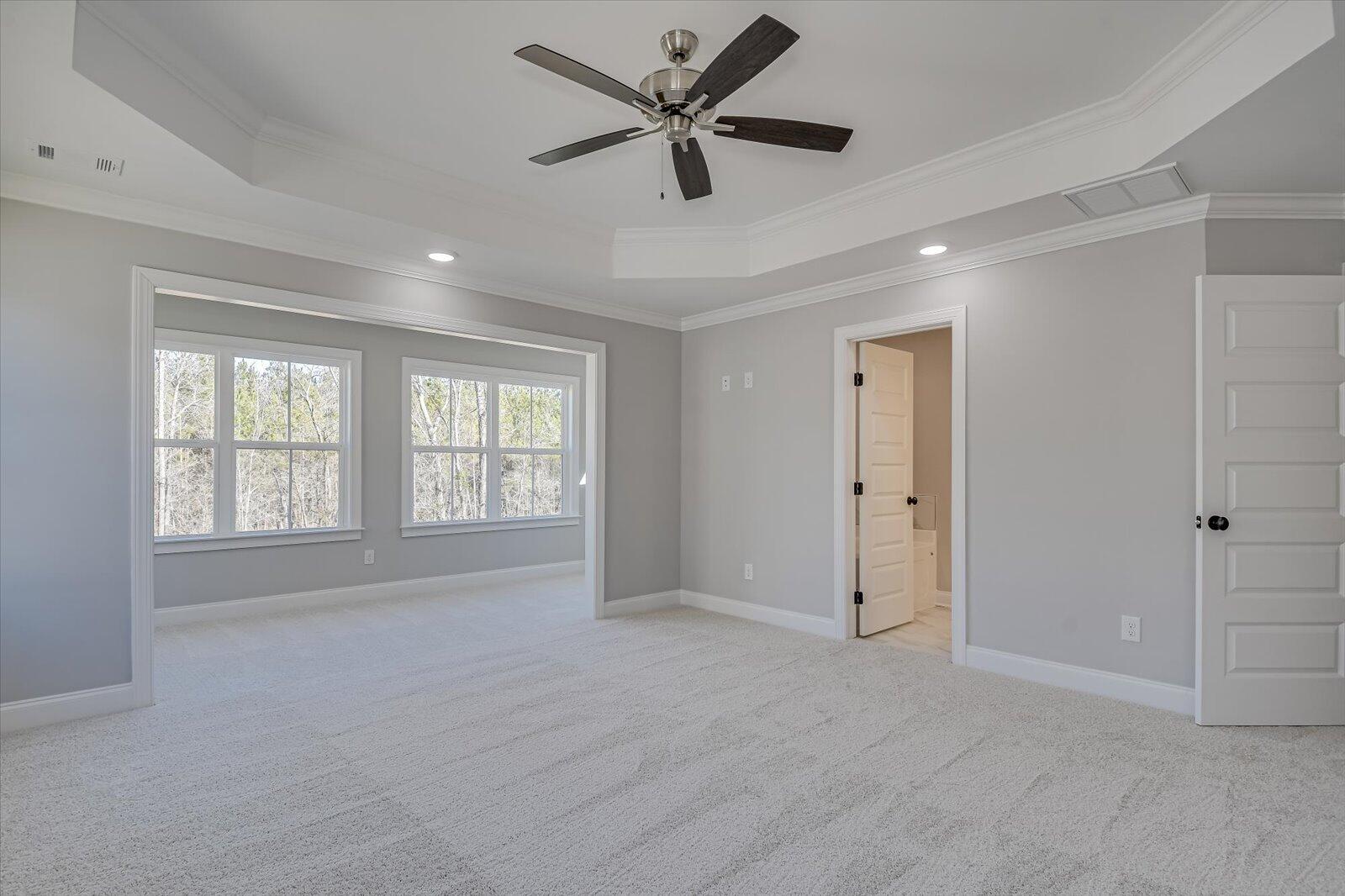 914 WALKER PT Drive