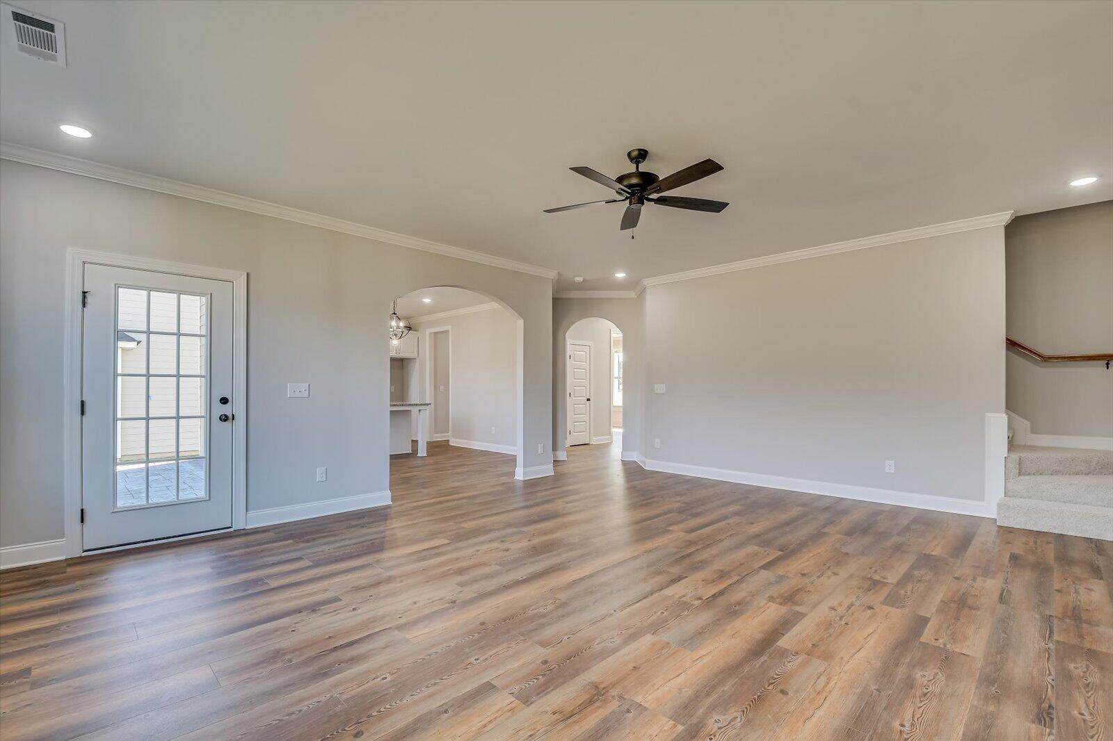 914 WALKER PT Drive