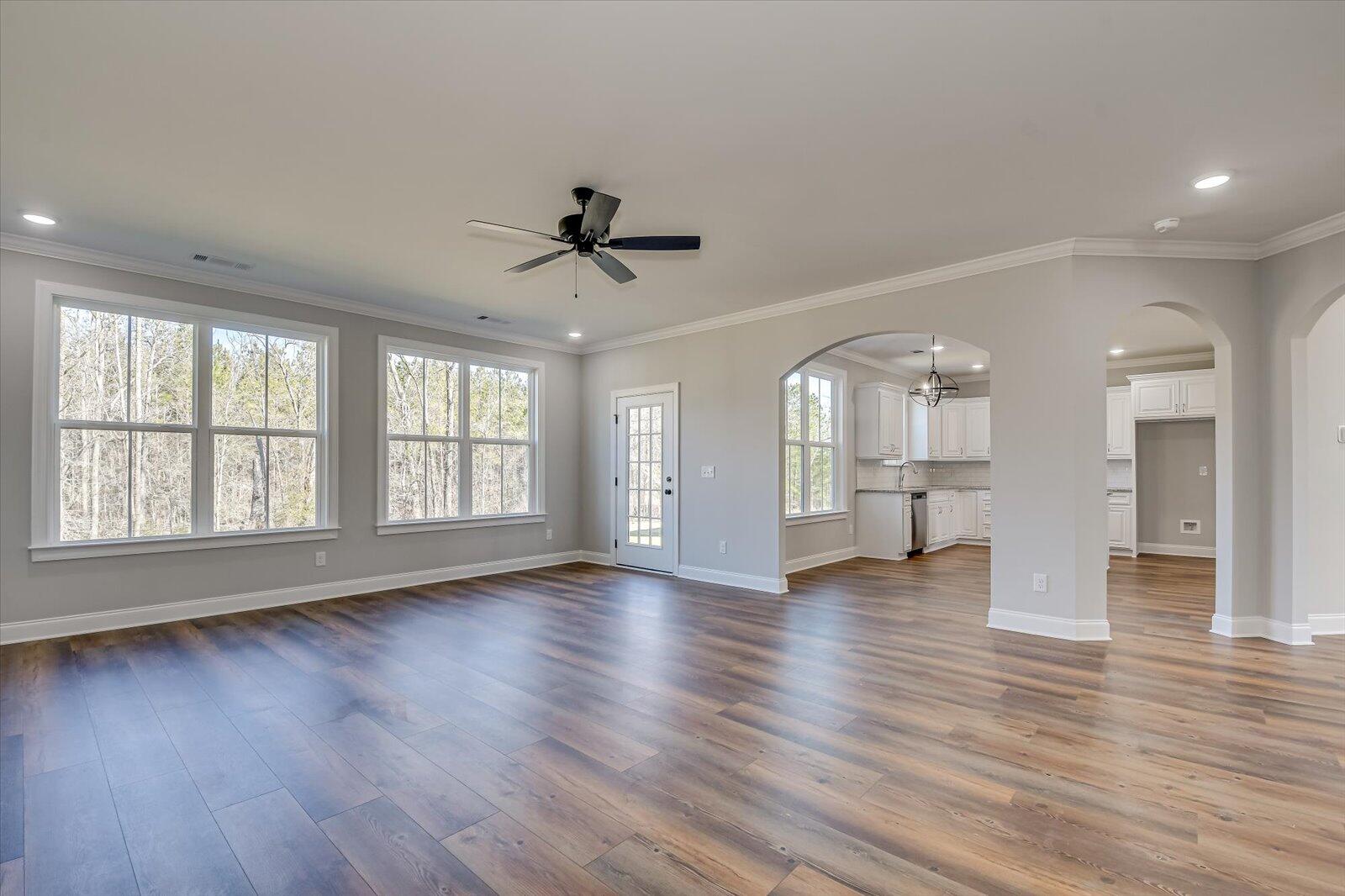 914 WALKER PT Drive
