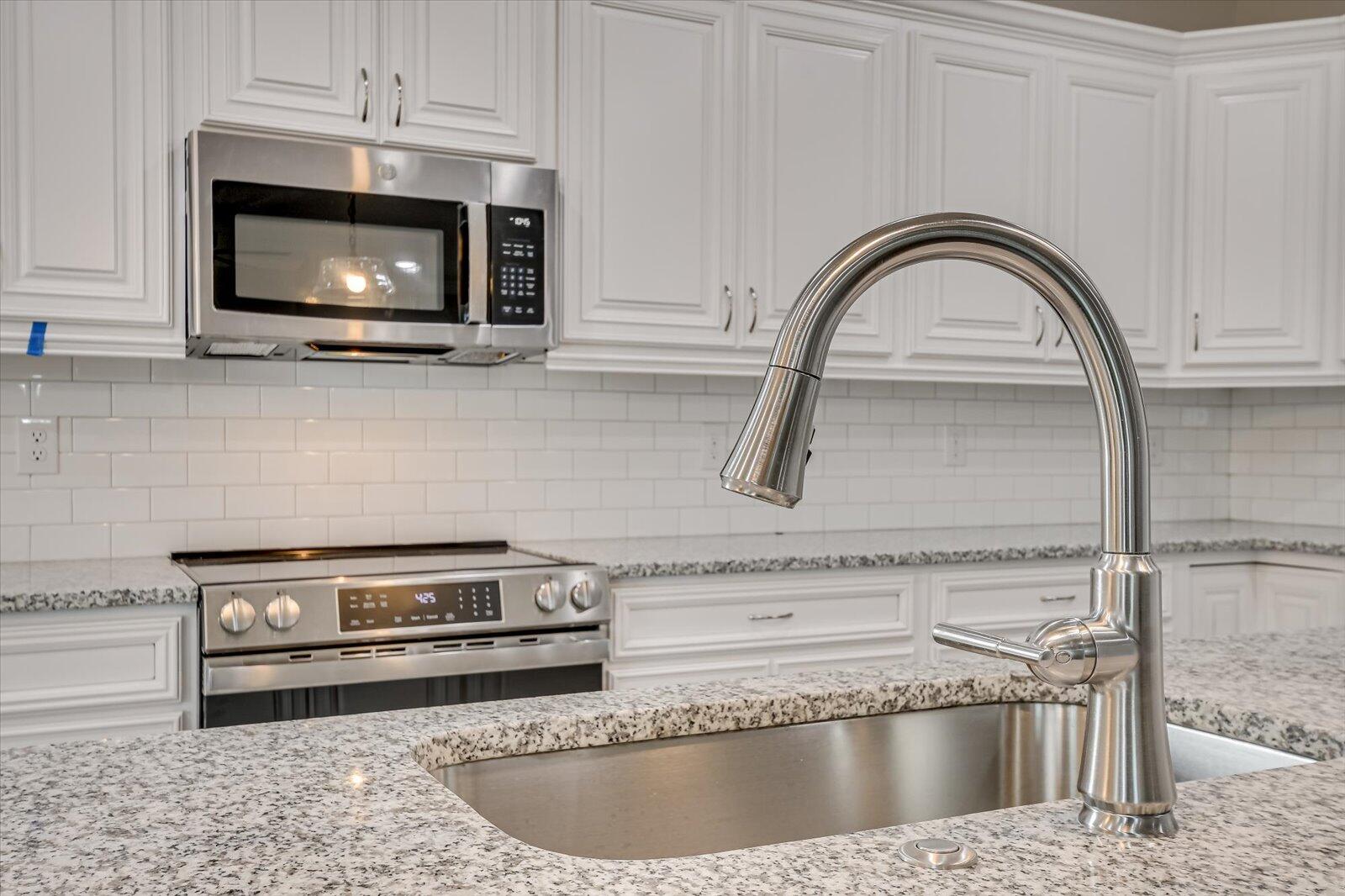 6234 CANTERBURY FARMS Parkway