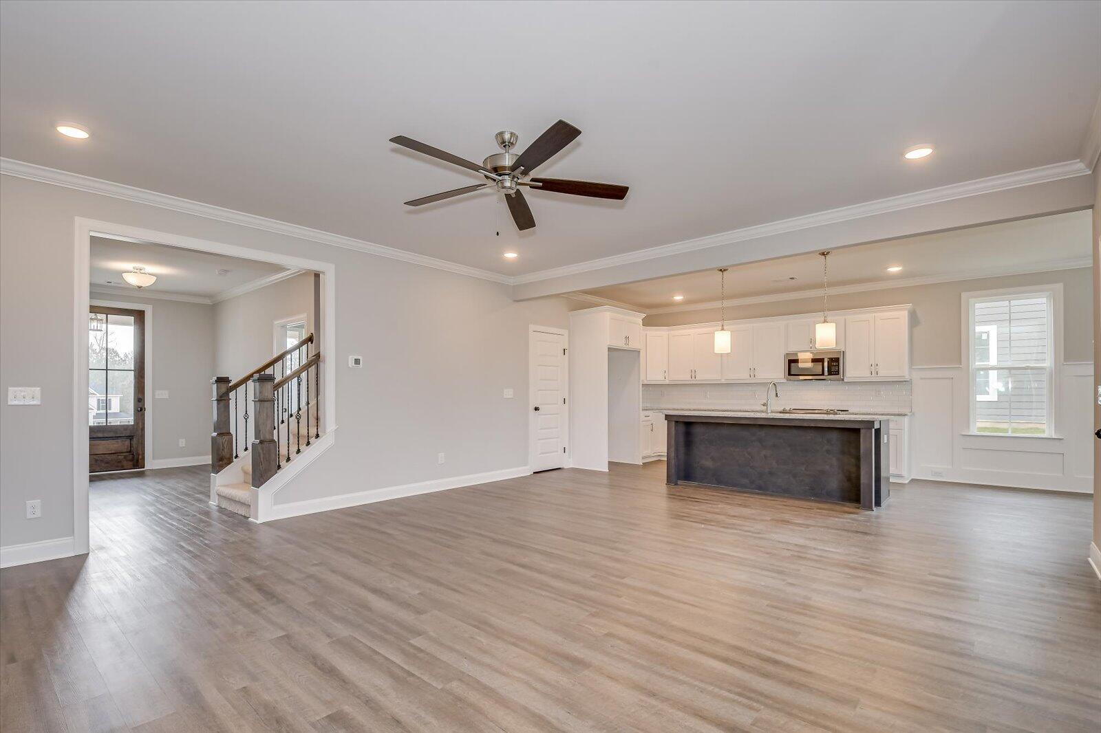 917 WALKER PT Drive