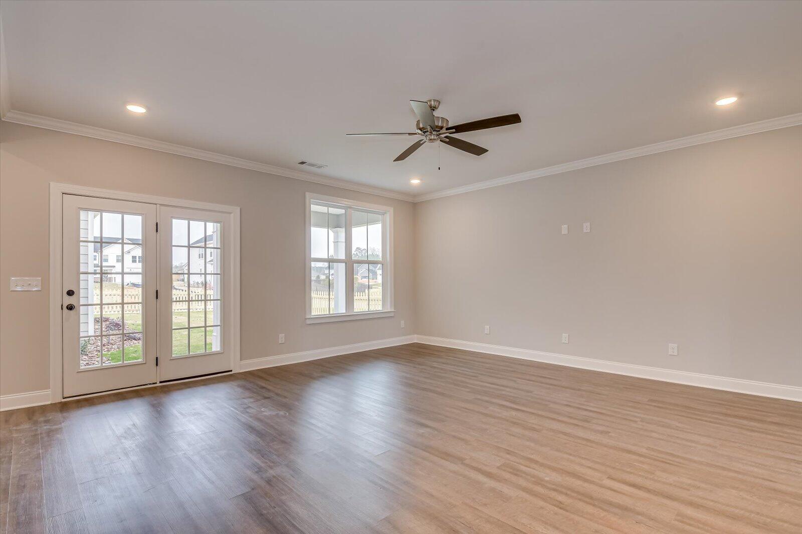 917 WALKER PT Drive