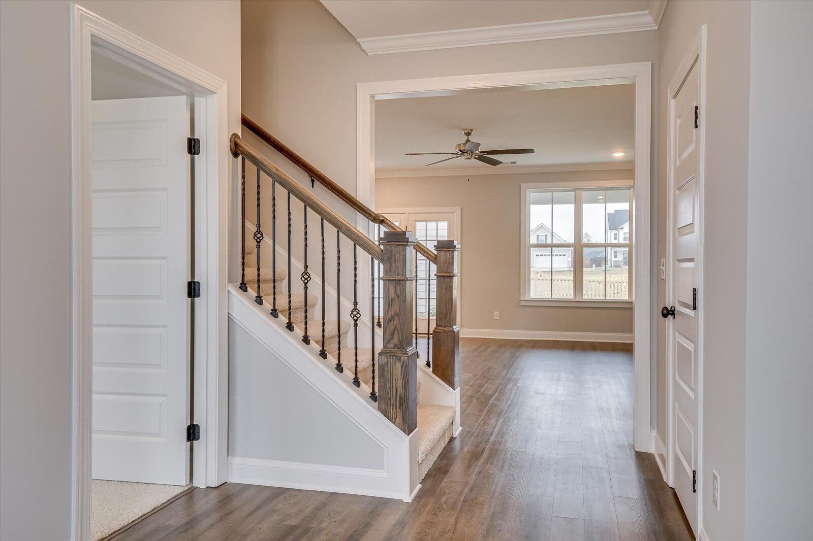 917 WALKER PT Drive