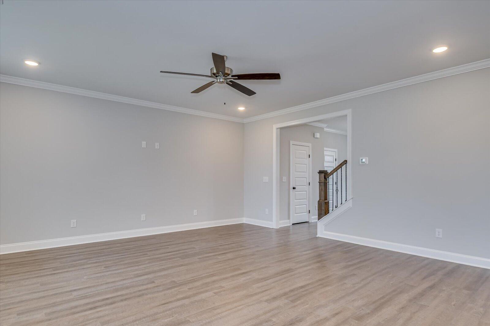 917 WALKER PT Drive