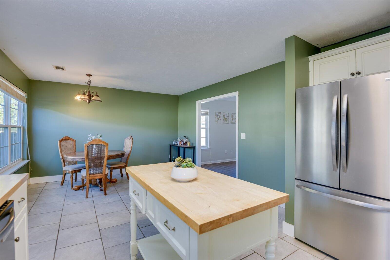 138 ROCKROSE Drive