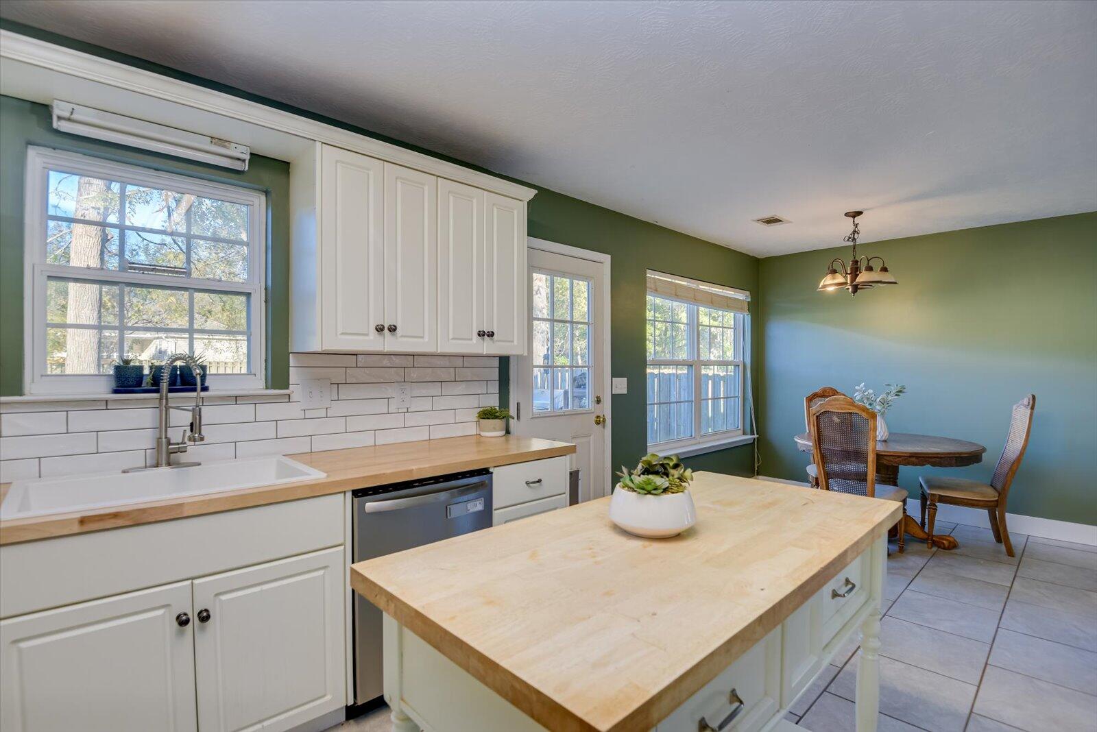 138 ROCKROSE Drive