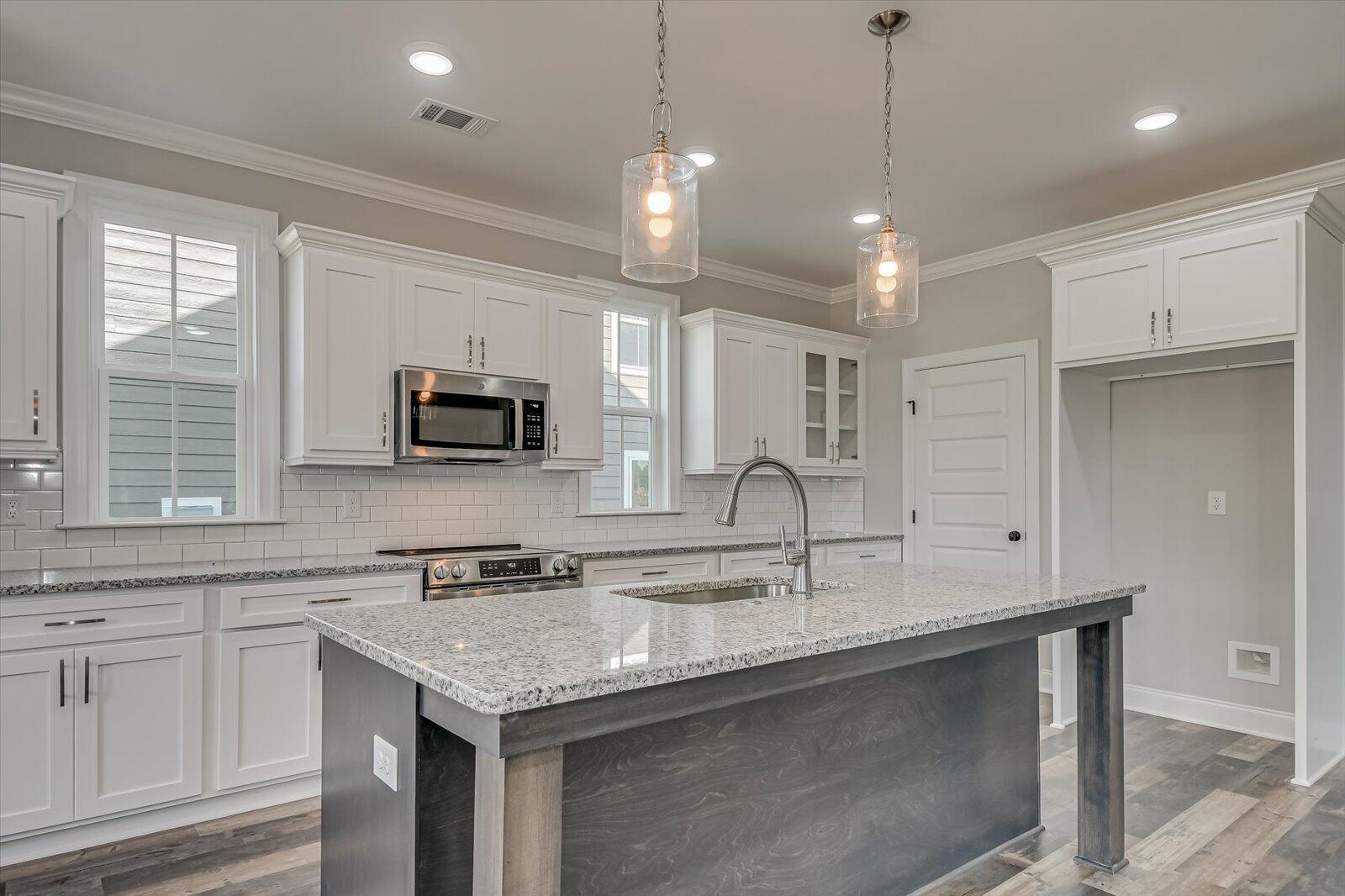6236 CANTERBURY FARMS Parkway