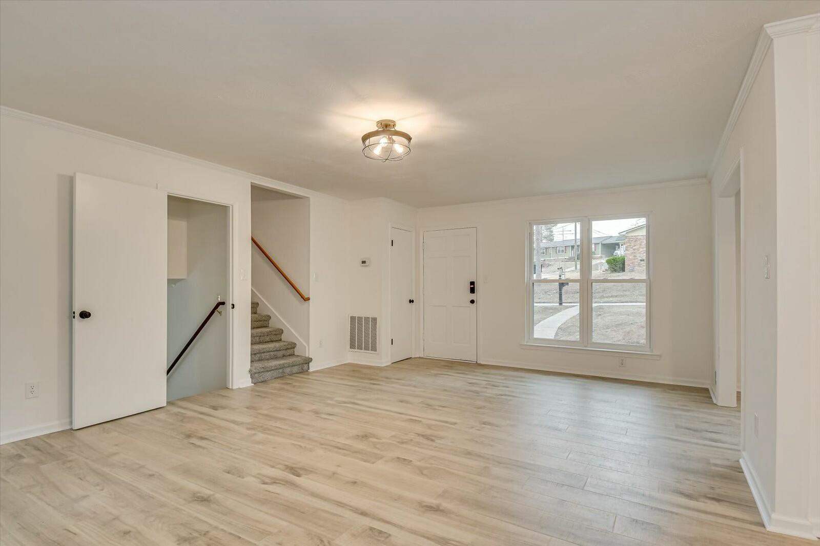 114 GLENORA Drive