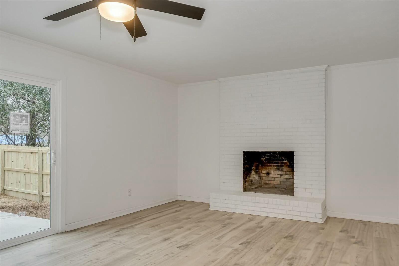 114 GLENORA Drive