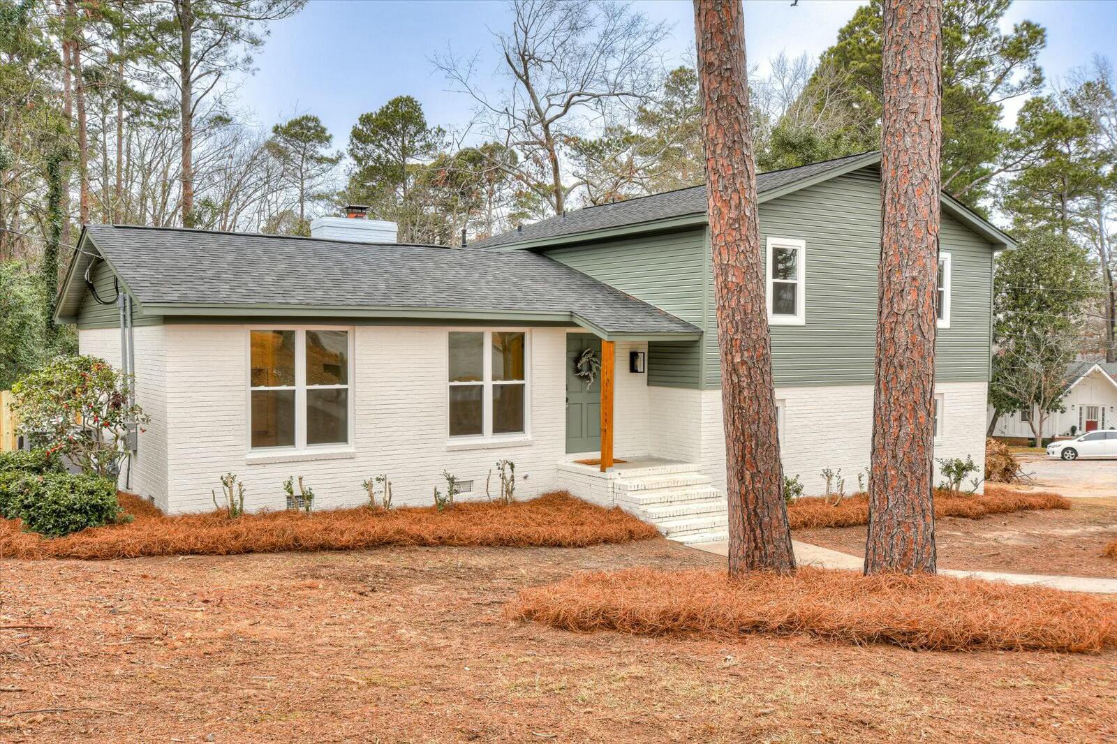 114 GLENORA Drive