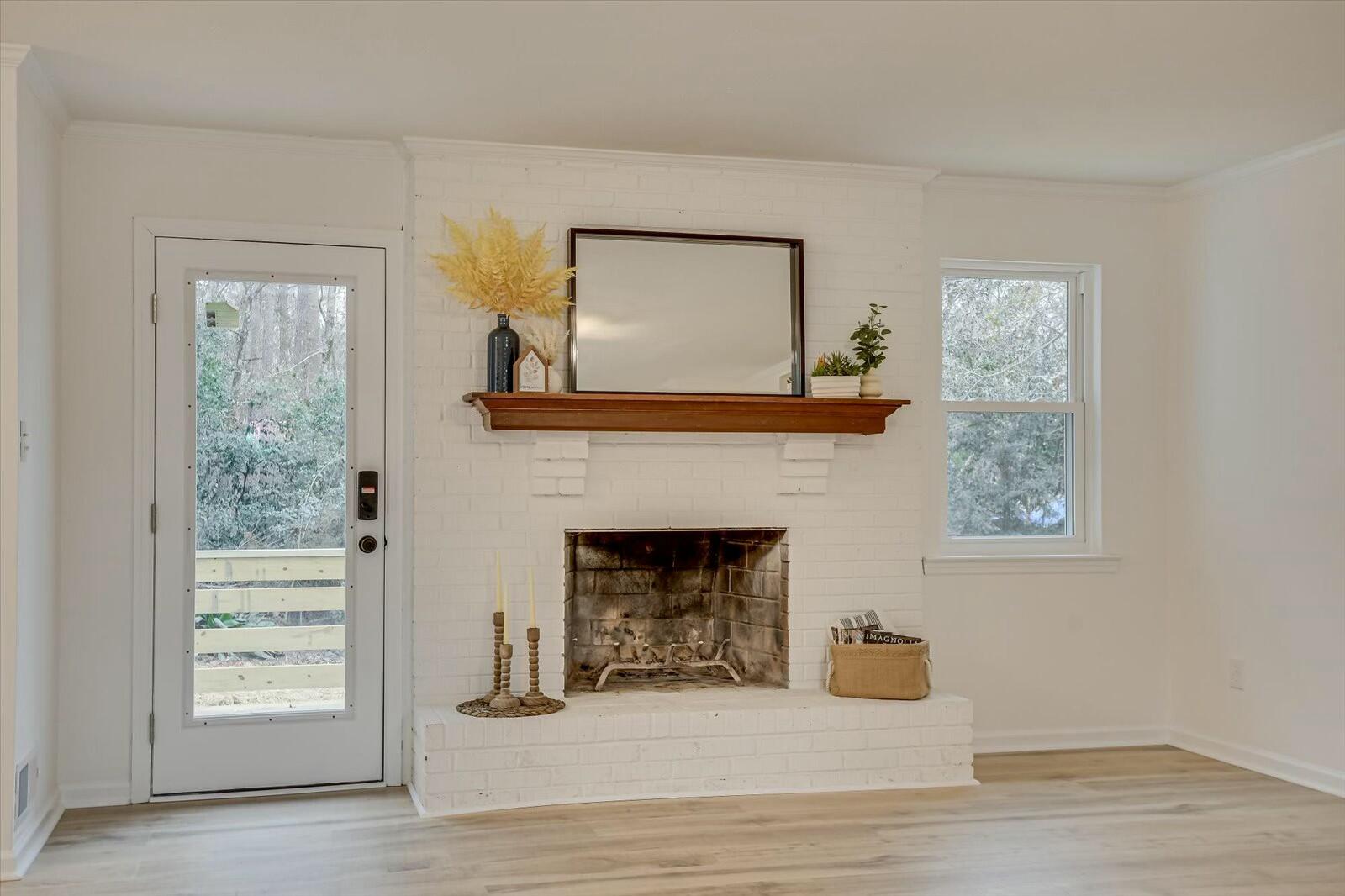 114 GLENORA Drive